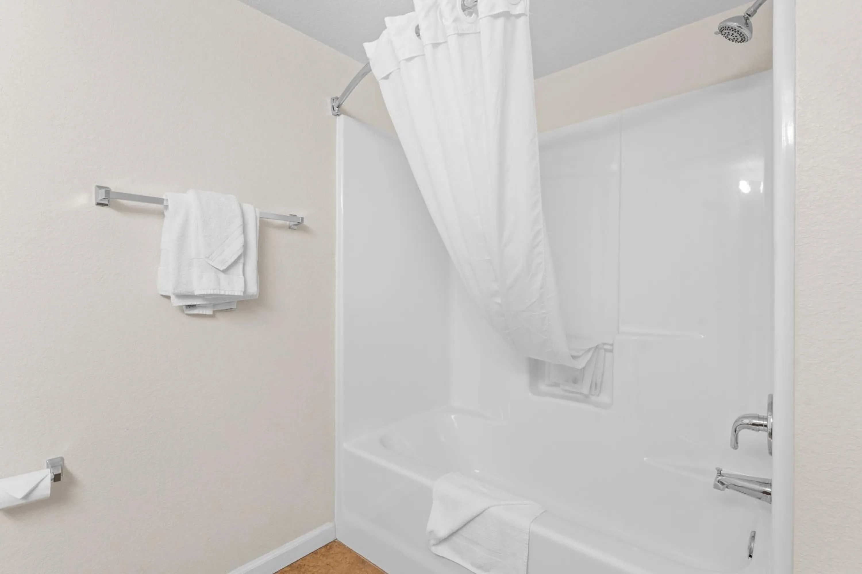 Shower in Grand Crowne Resort