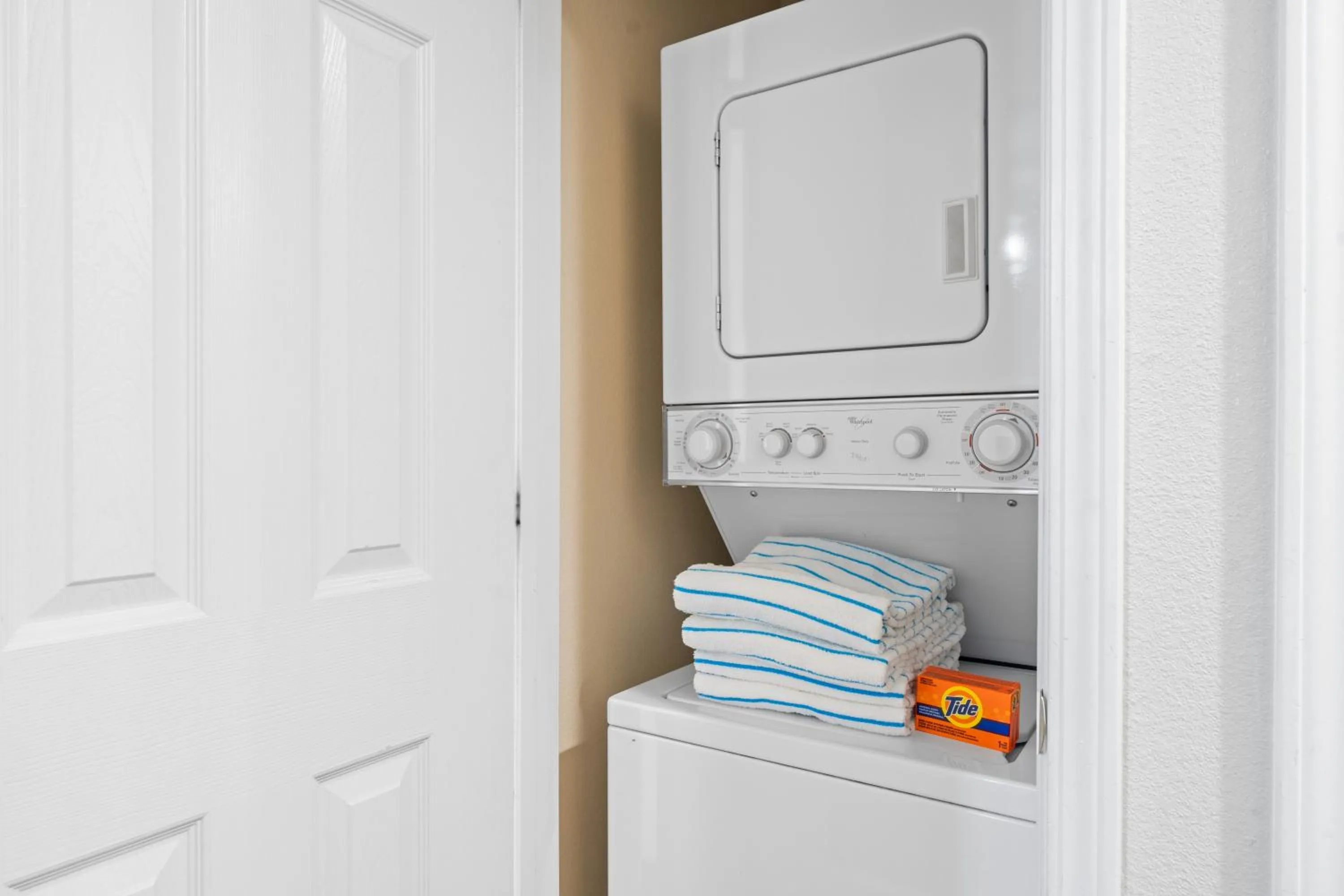 washing machine in Grand Crowne Resort