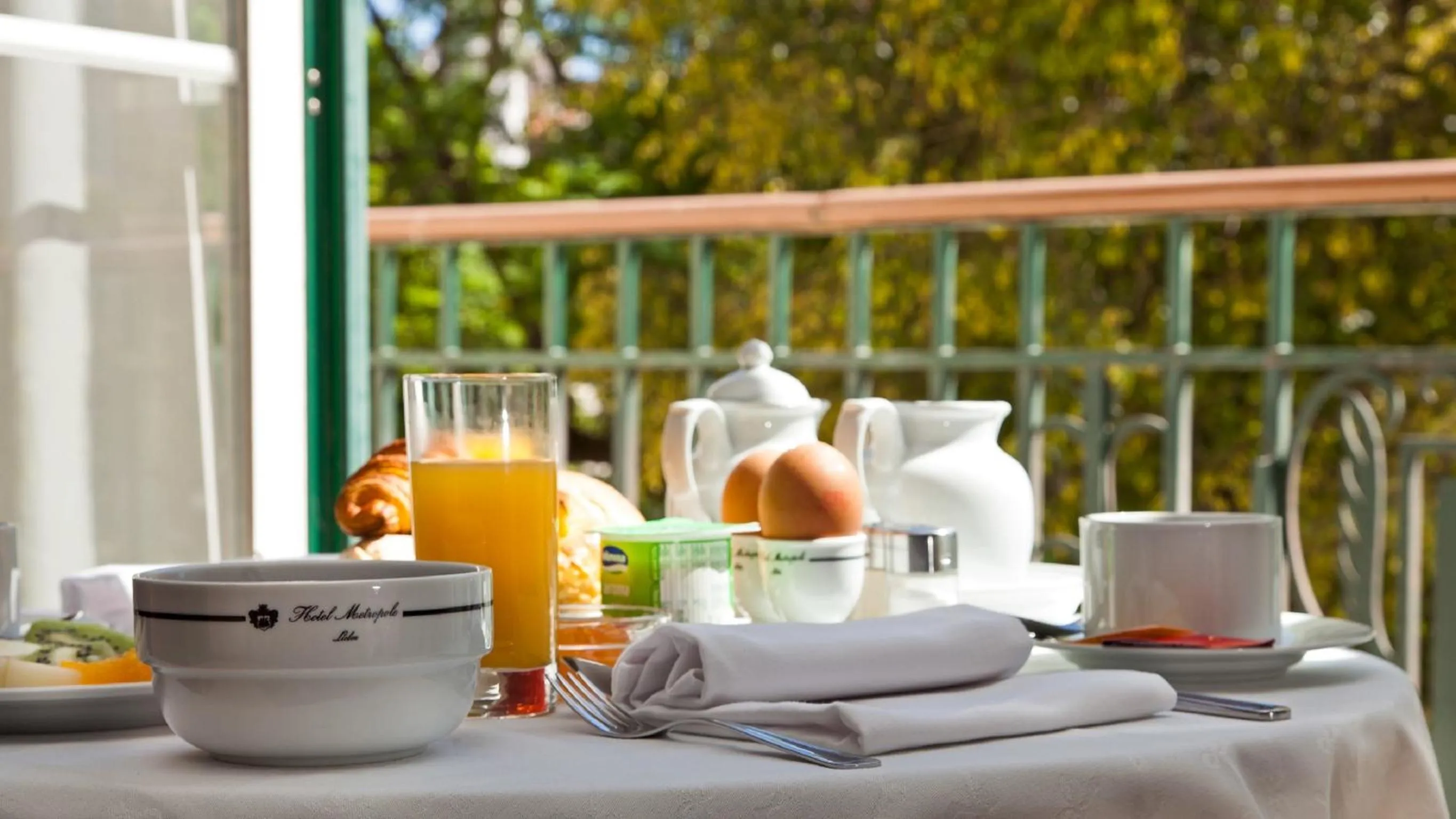 Food and drinks in Hotel Metropole