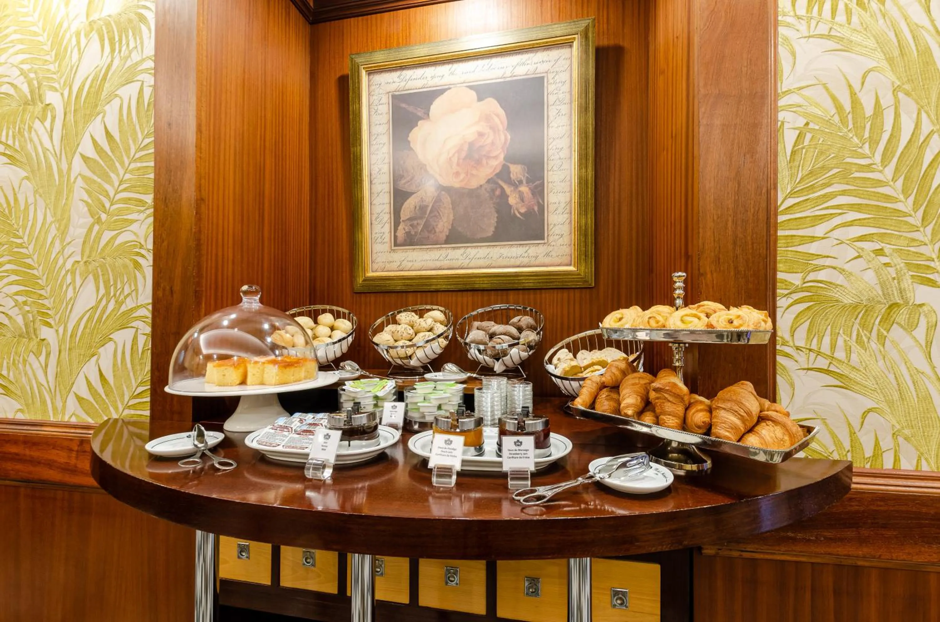 Breakfast in Hotel Metropole