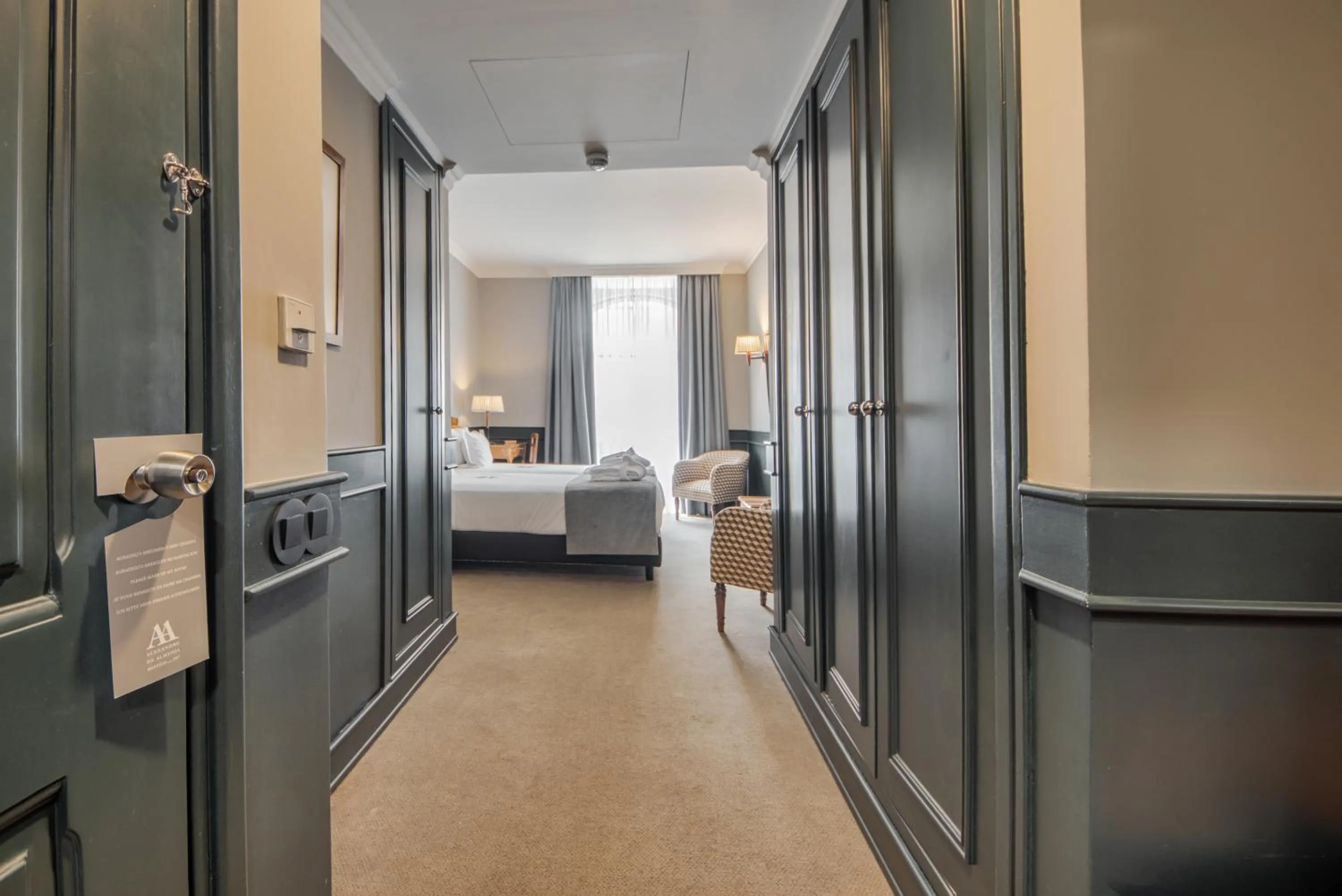 Bedroom, Bed in Hotel Metropole