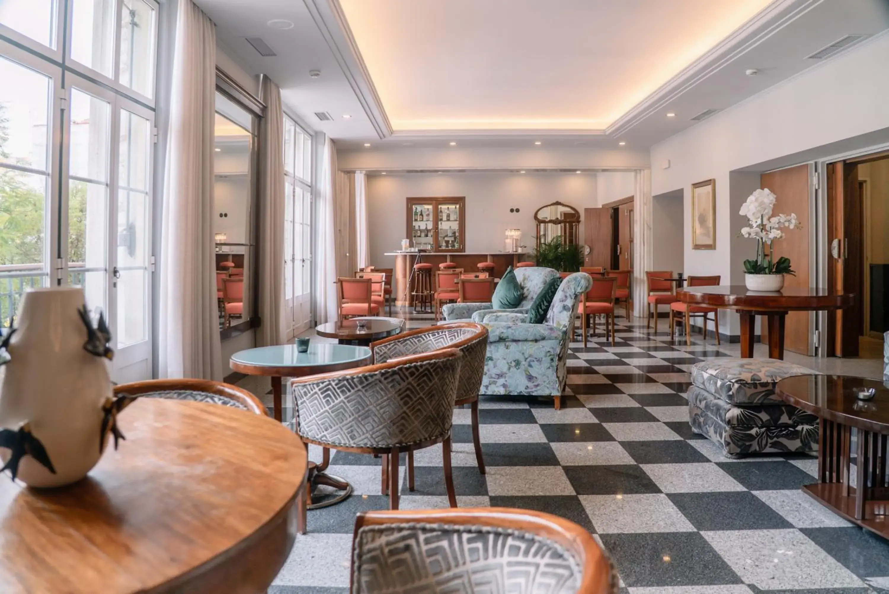 Lounge or bar in Hotel Metropole Lounge or bar in Hotel Metropole