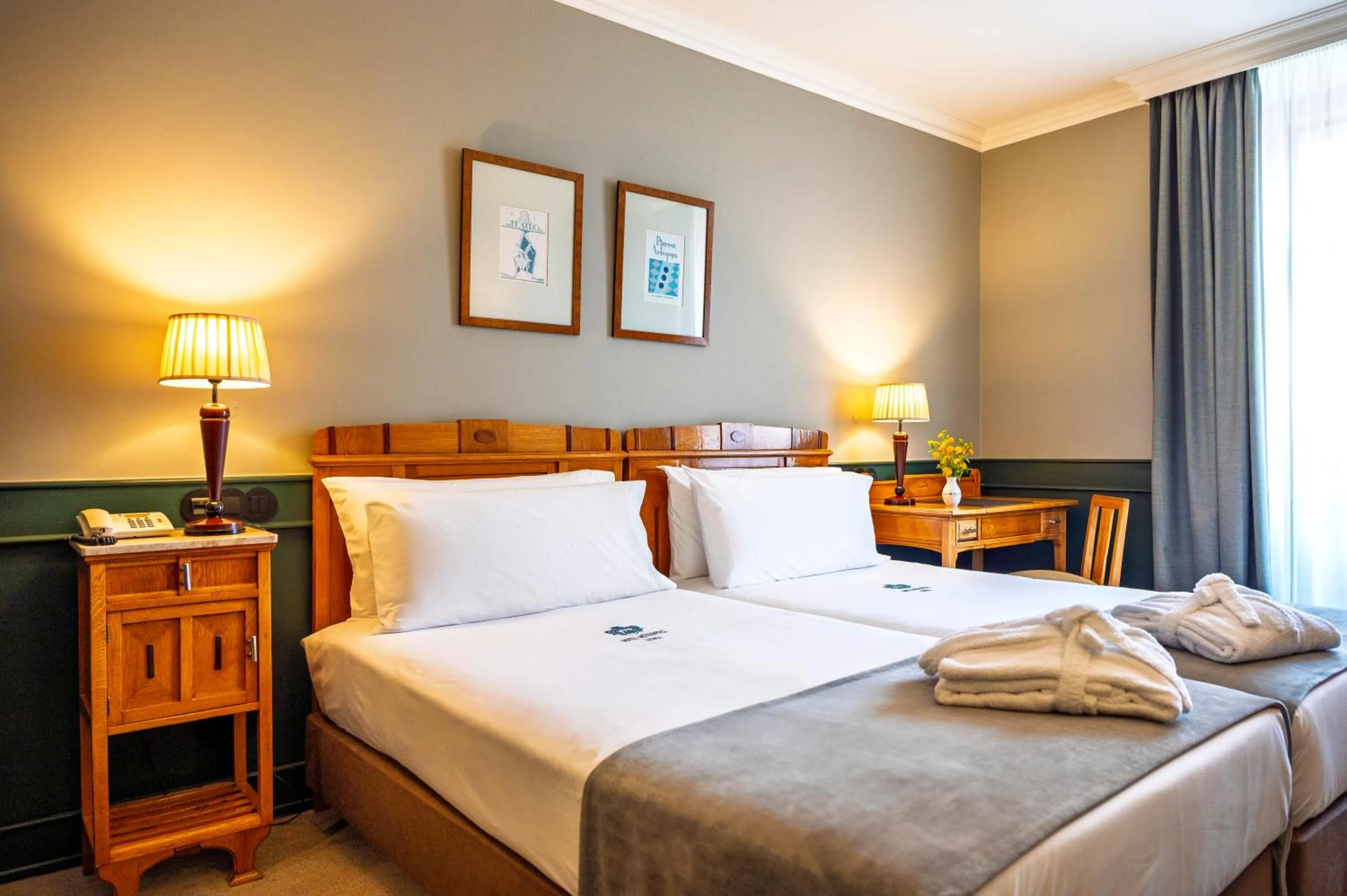 Bed in Hotel Metropole