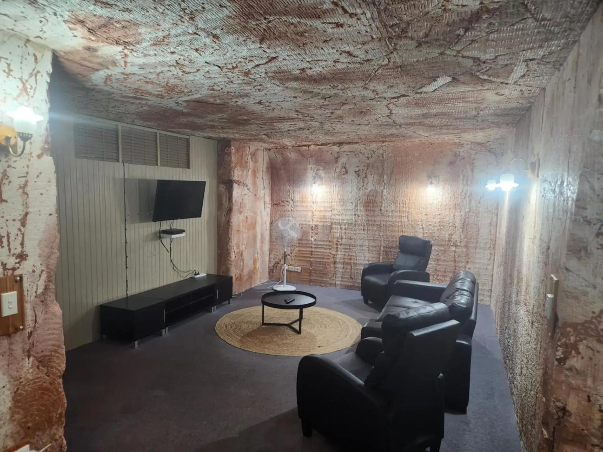 Living room in Coober Pedy Experience Motel Living room in Coober Pedy Experience Motel