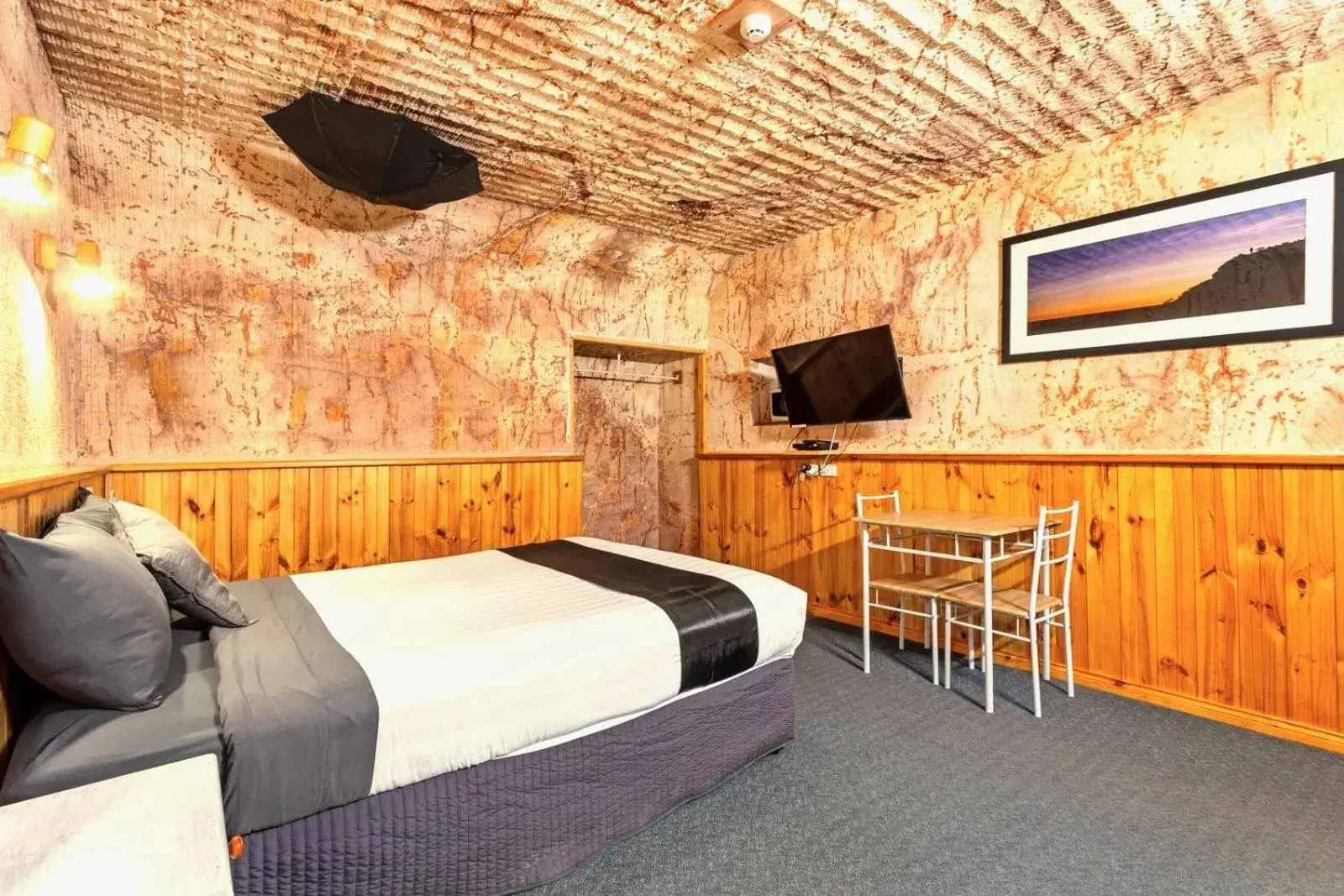 Bedroom, Bed in Coober Pedy Experience Motel Bedroom, Bed in Coober Pedy Experience Motel