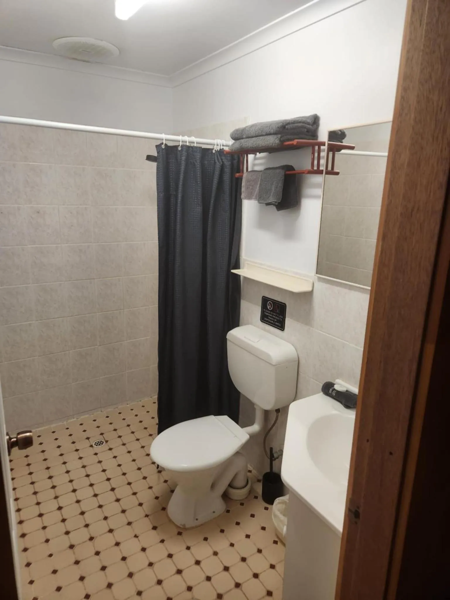 Bathroom in Coober Pedy Experience Motel