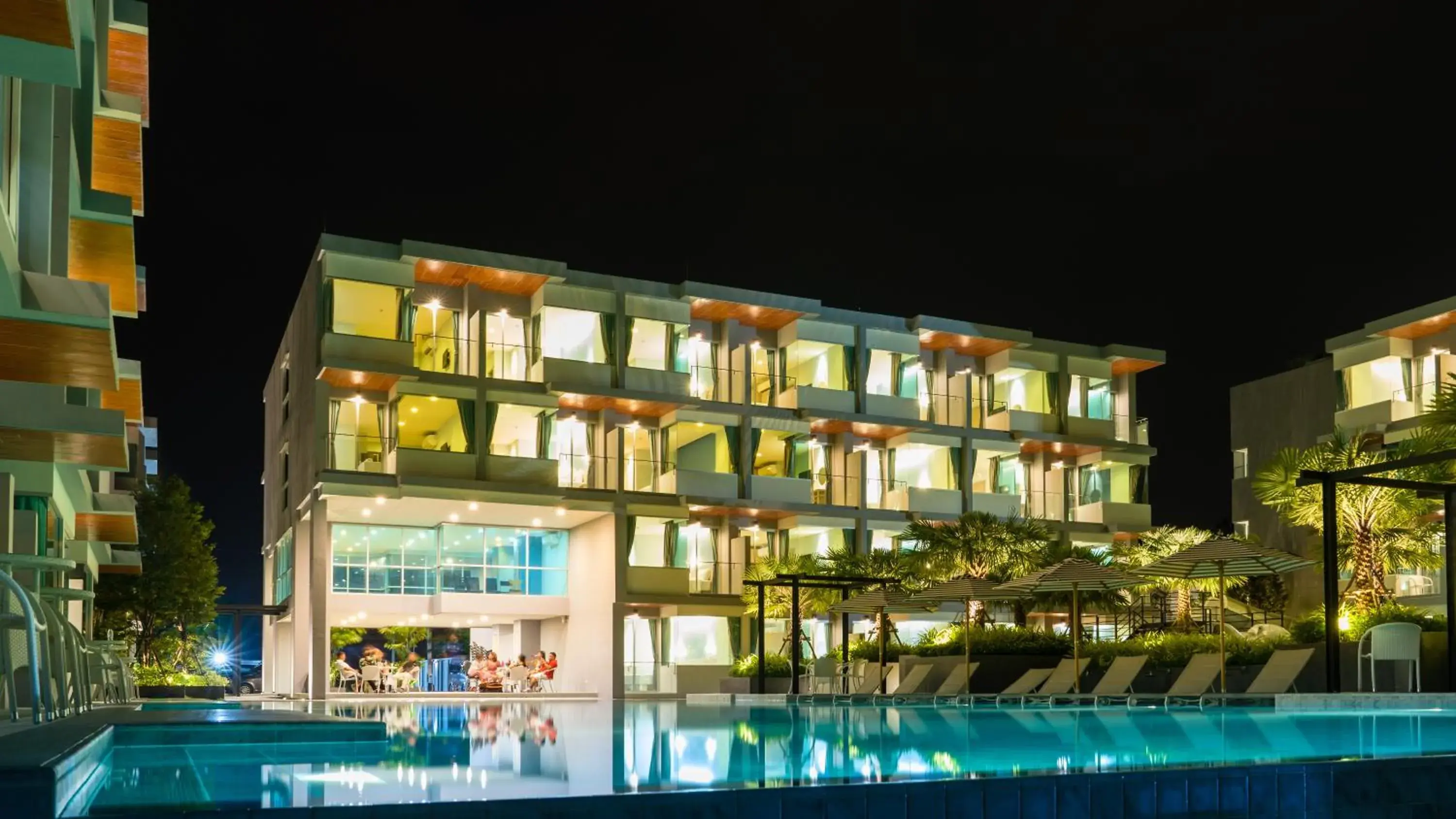 Property building in Bay Window at Sea Property building in Bay Window at Sea