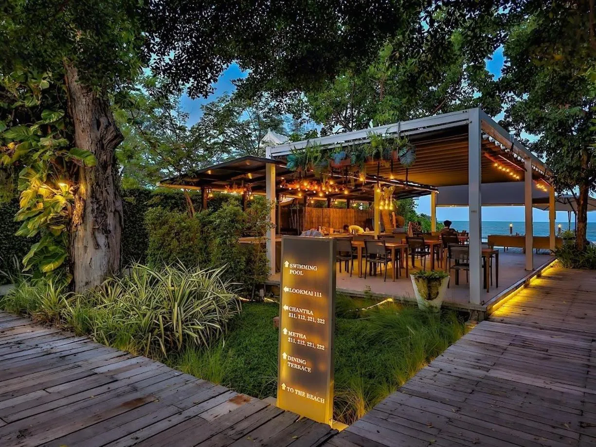 Dining area in De Chaochom Hua Hin
