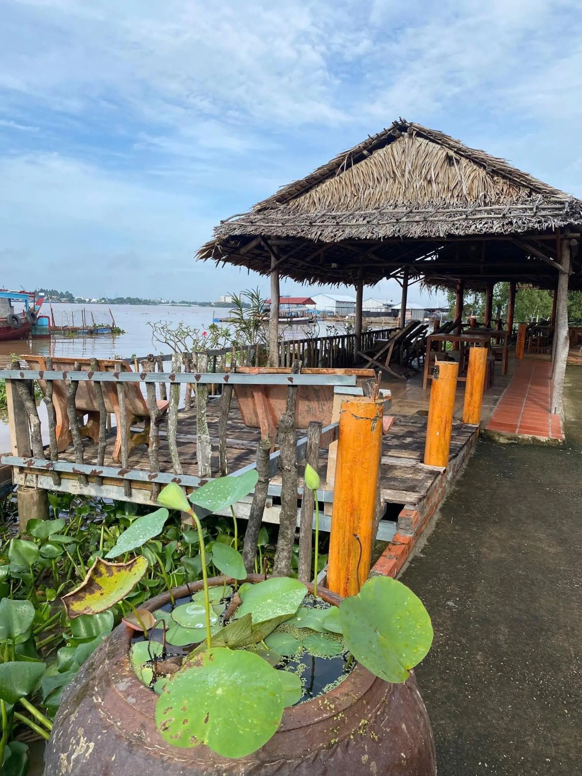mekong riverside homestay