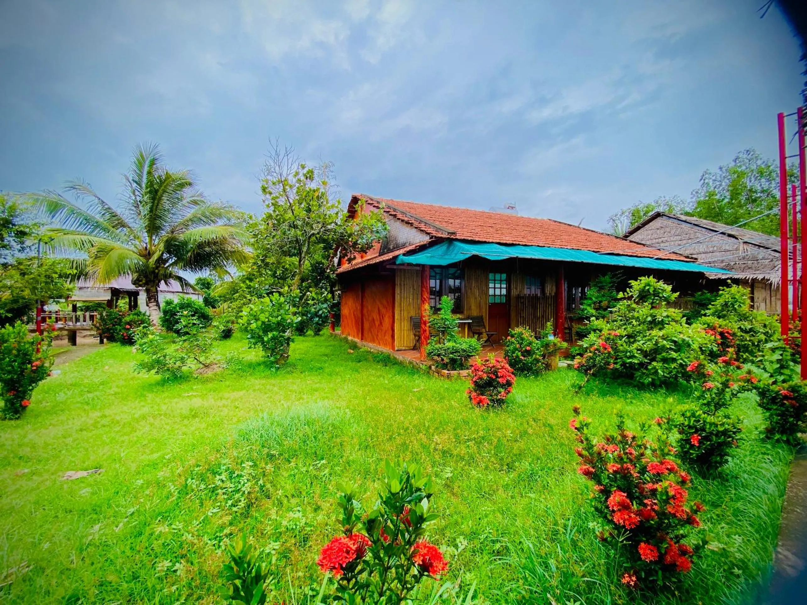 mekong riverside homestay