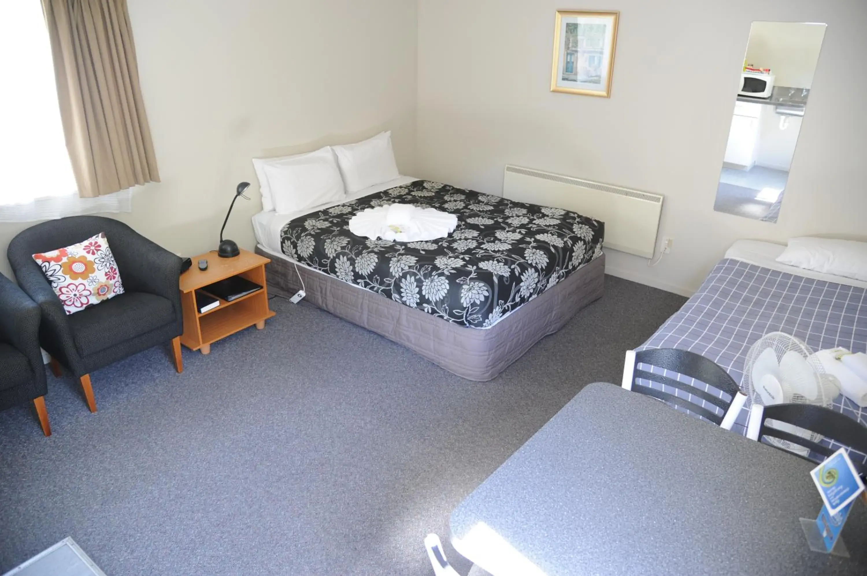 Studio with Shared Bathroom - Disability Access in Blenheim Bridges Holiday Park Studio with Shared Bathroom - Disability Access in Blenheim Bridges Holiday Park