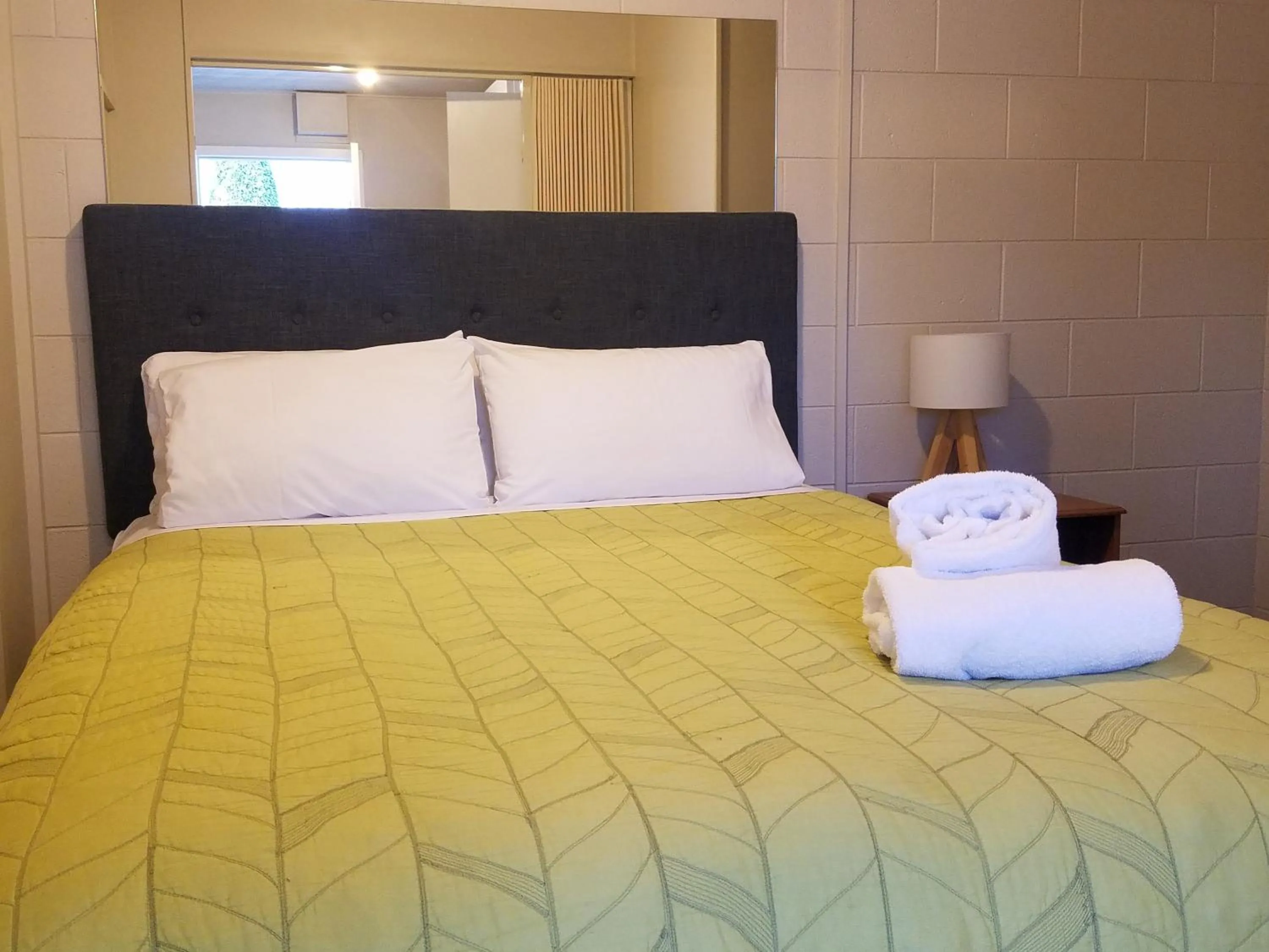 Bed in Blenheim Bridges Holiday Park