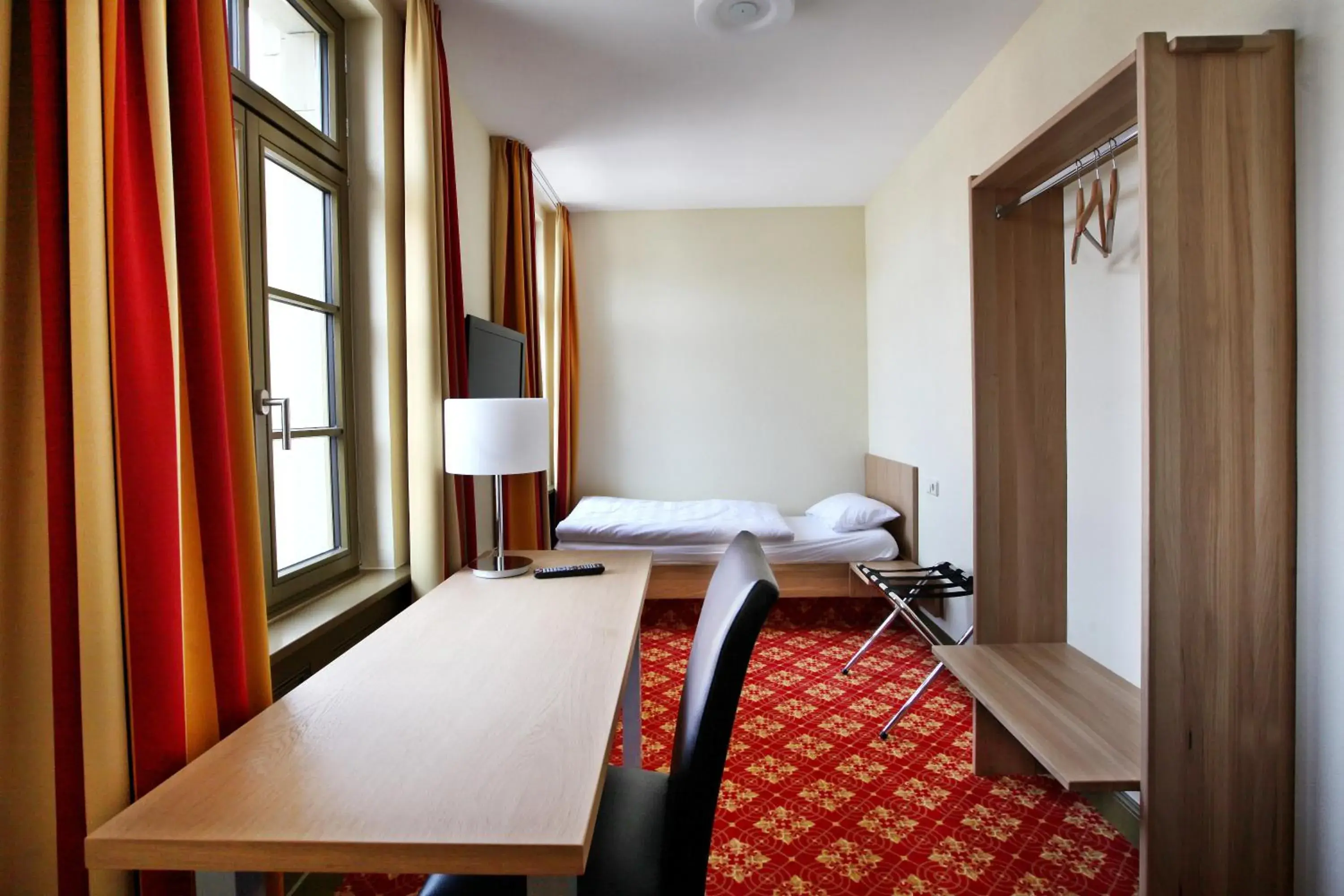 Single Room in Bahnhof Busch Single Room in Bahnhof Busch