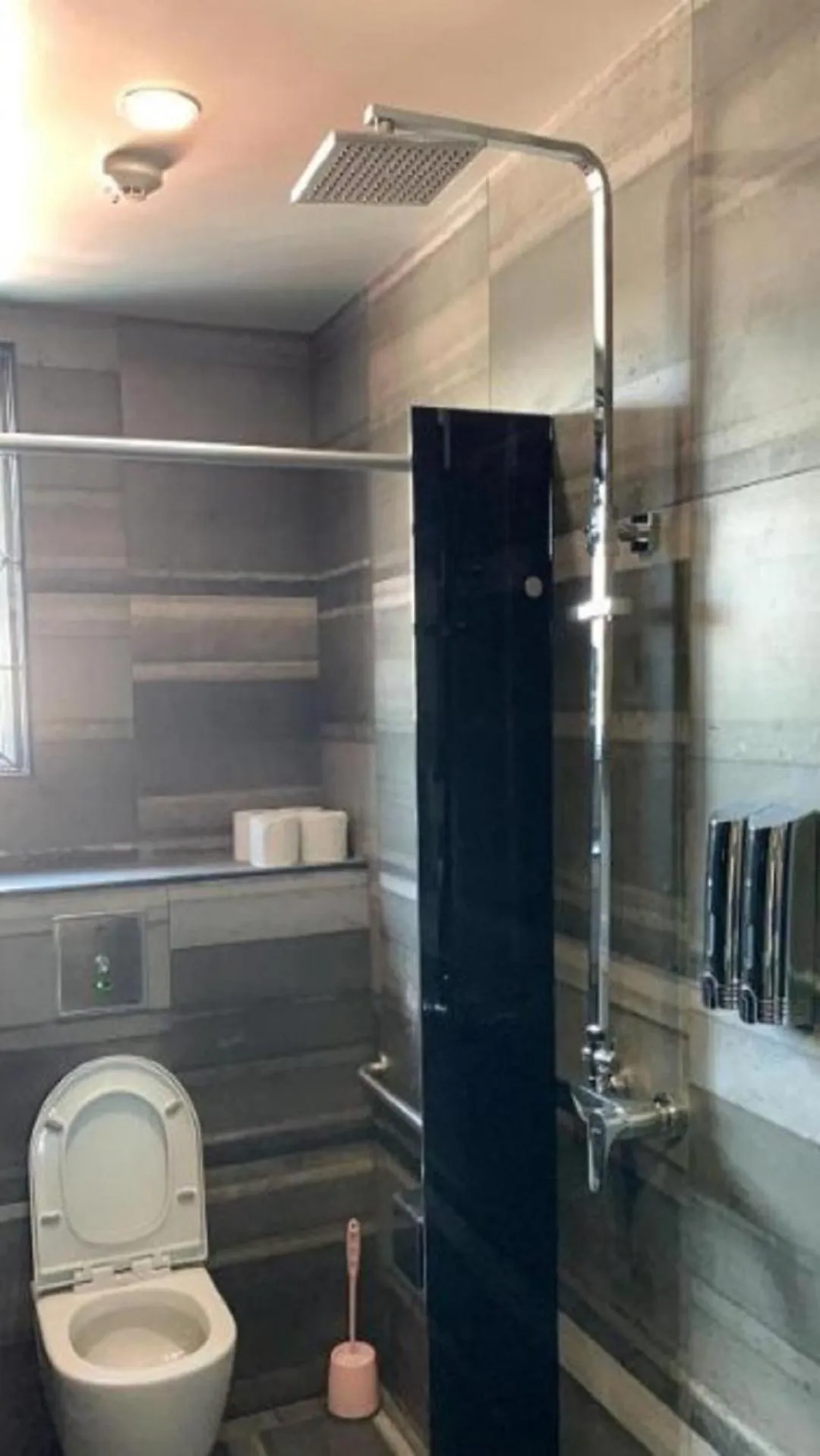 Toilet in MET A Space Pod at Arab Street