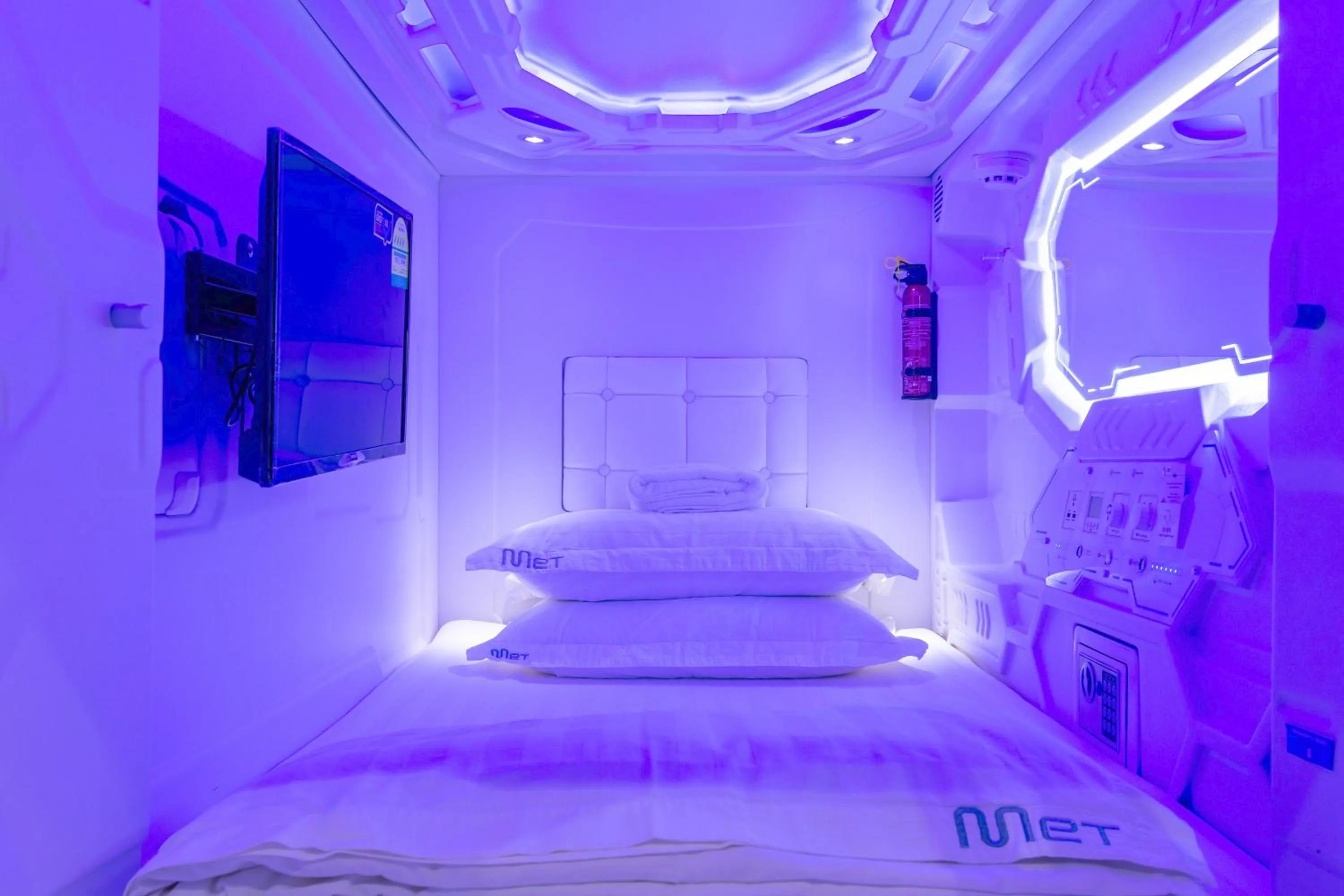 Bed in MET A Space Pod at Arab Street