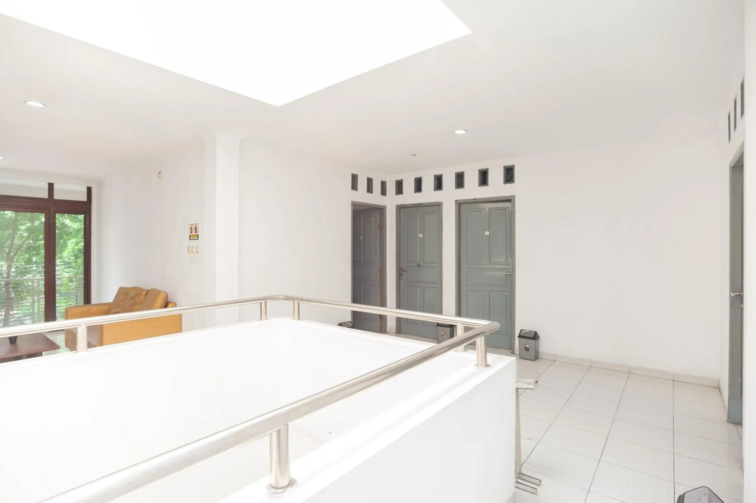 Floor plan, Bed in RedDoorz Syariah near Grand Galaxy Park Floor plan, Bed in RedDoorz Syariah near Grand Galaxy Park