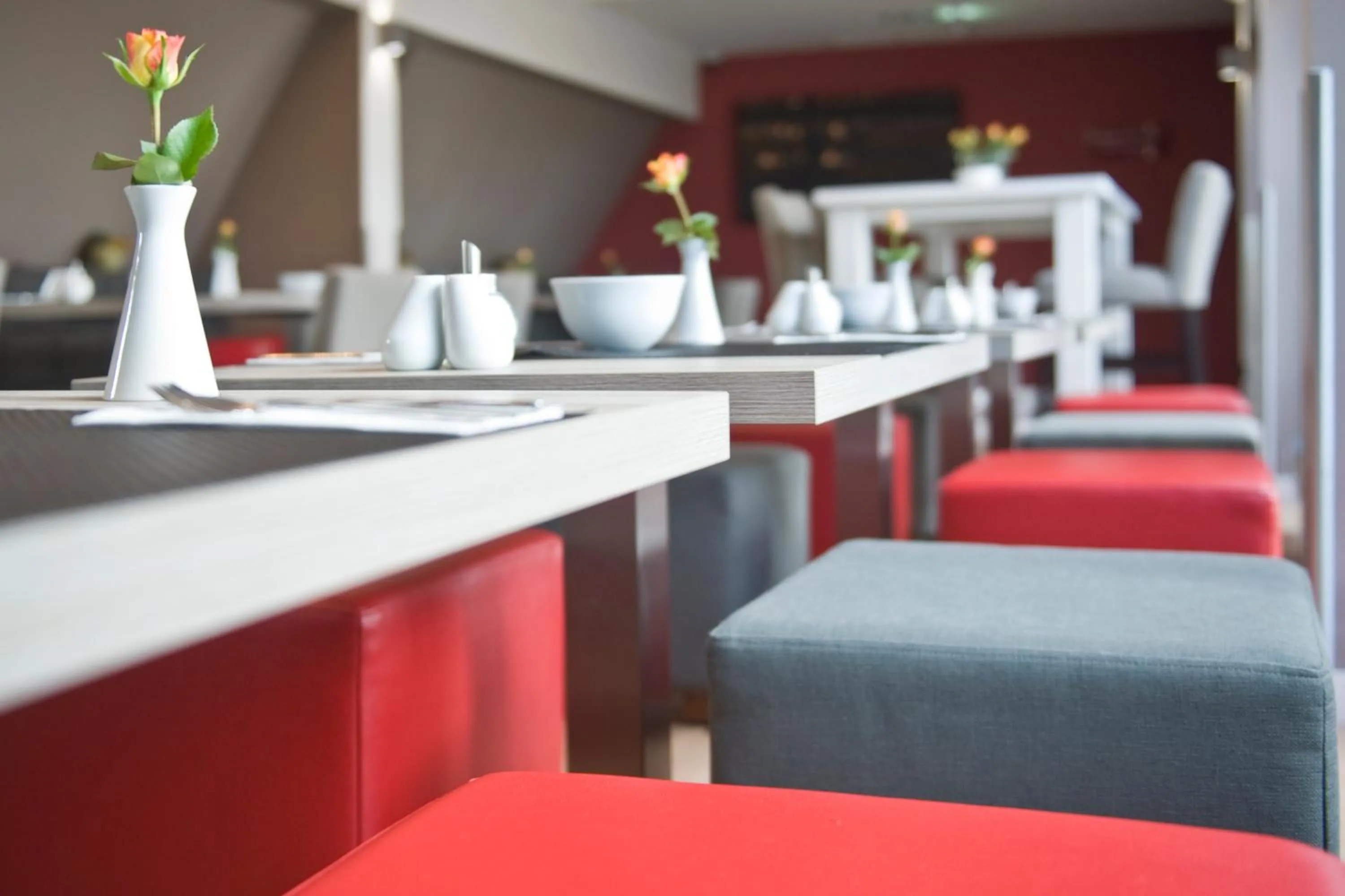 Seating area in Gideon Hotel