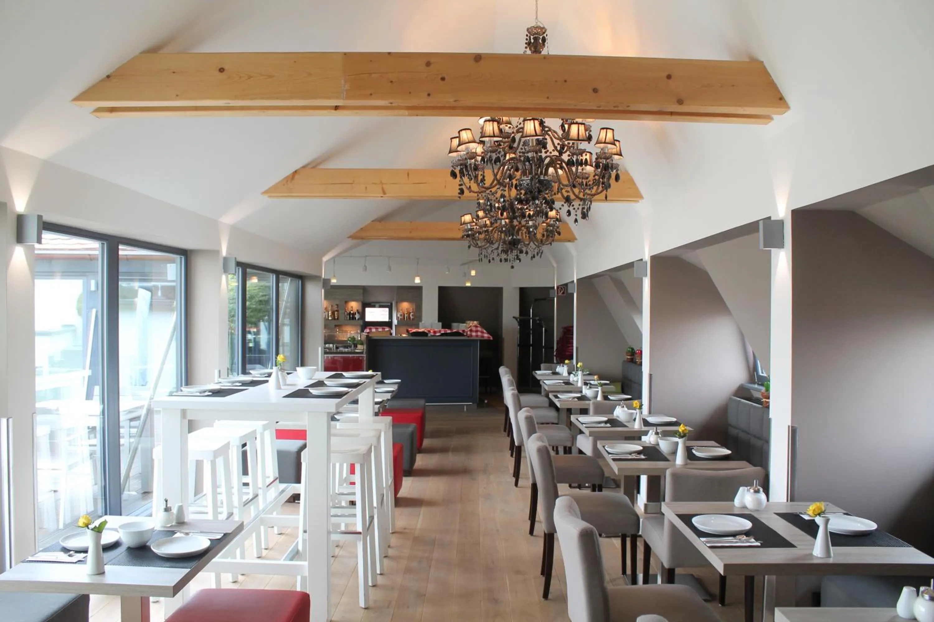 Seating area in Gideon Hotel