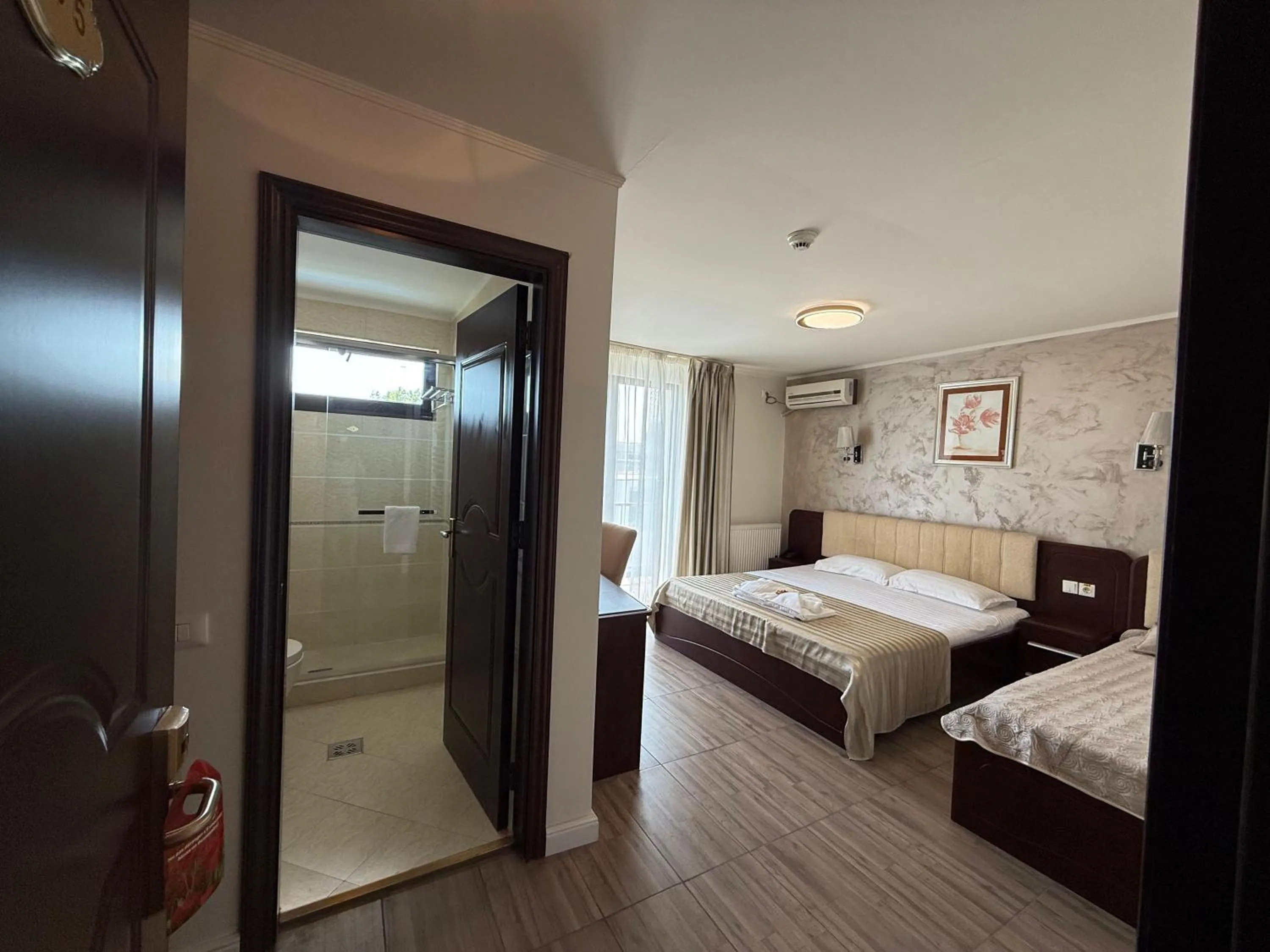 Bed in Hotel Mondial - Eforie Nord