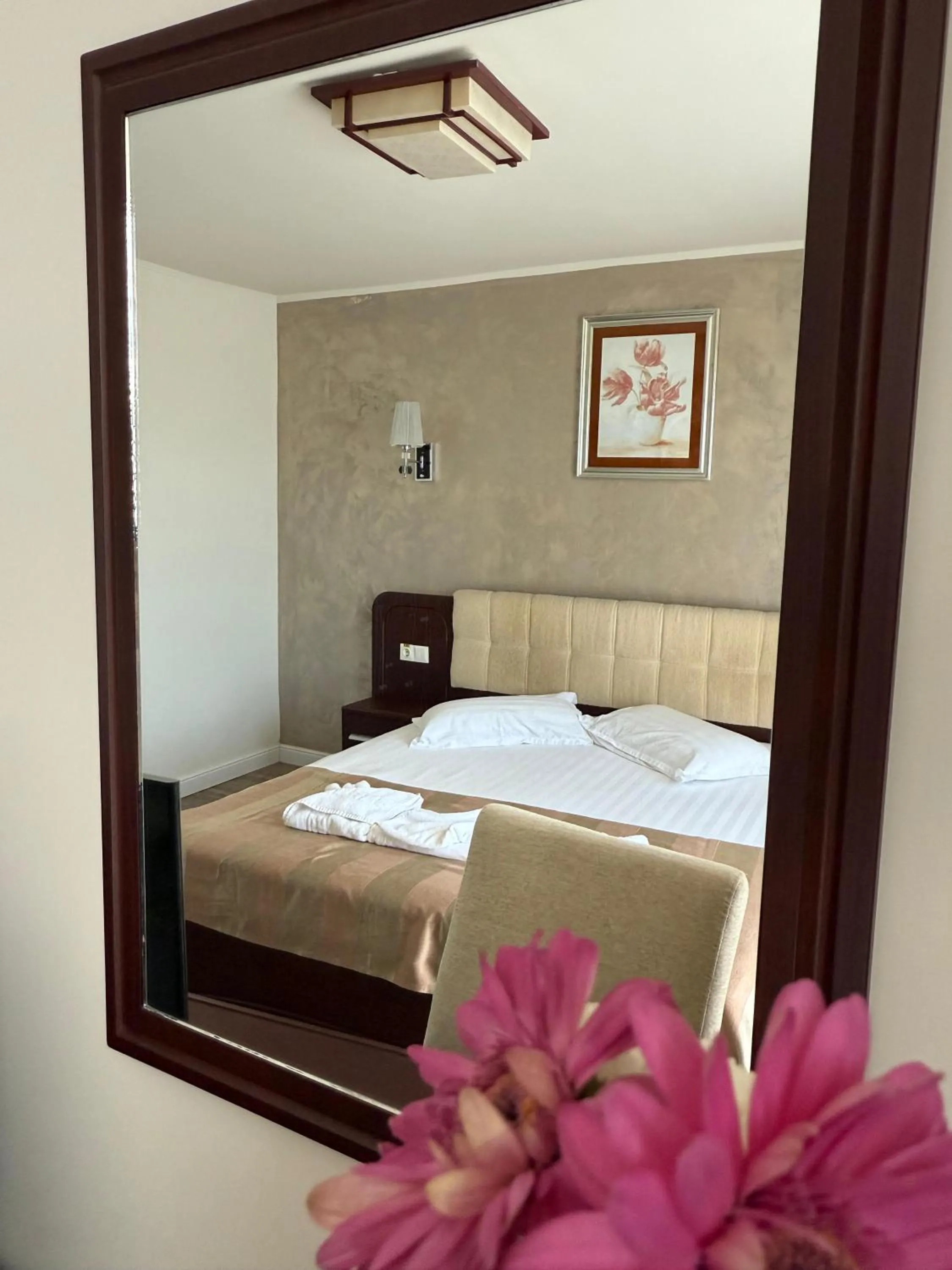 Bed in Hotel Mondial - Eforie Nord
