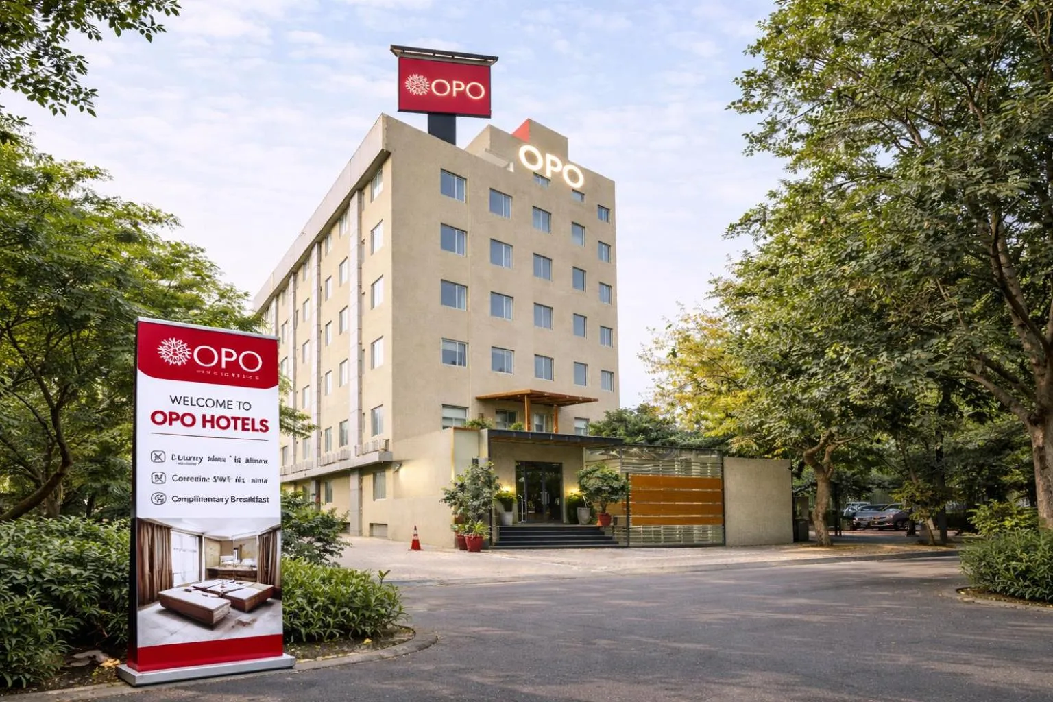 Property building in LYRO Cyber City