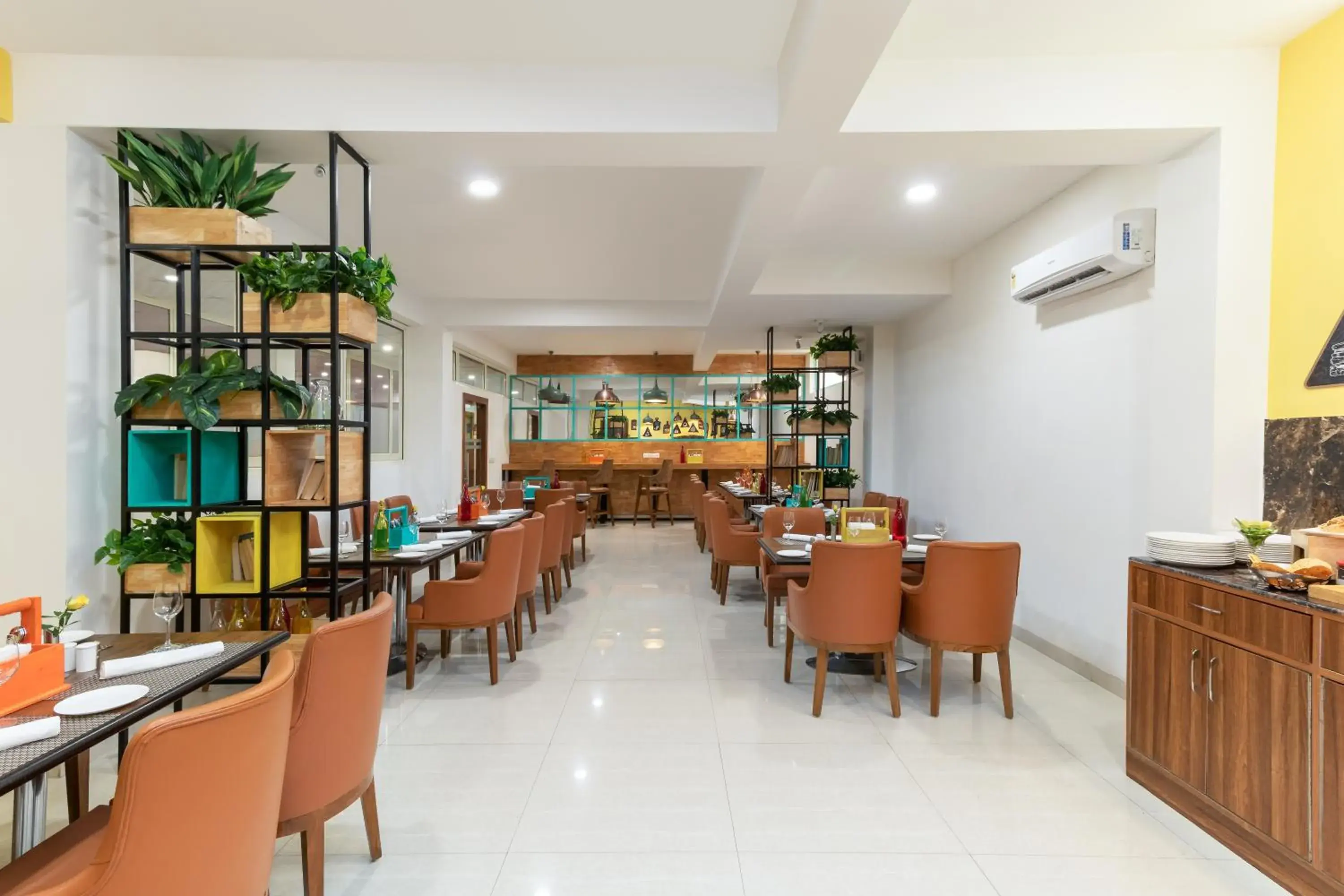 Restaurant/places to eat in Inde Hotel Cyber City Restaurant/places to eat in Inde Hotel Cyber City