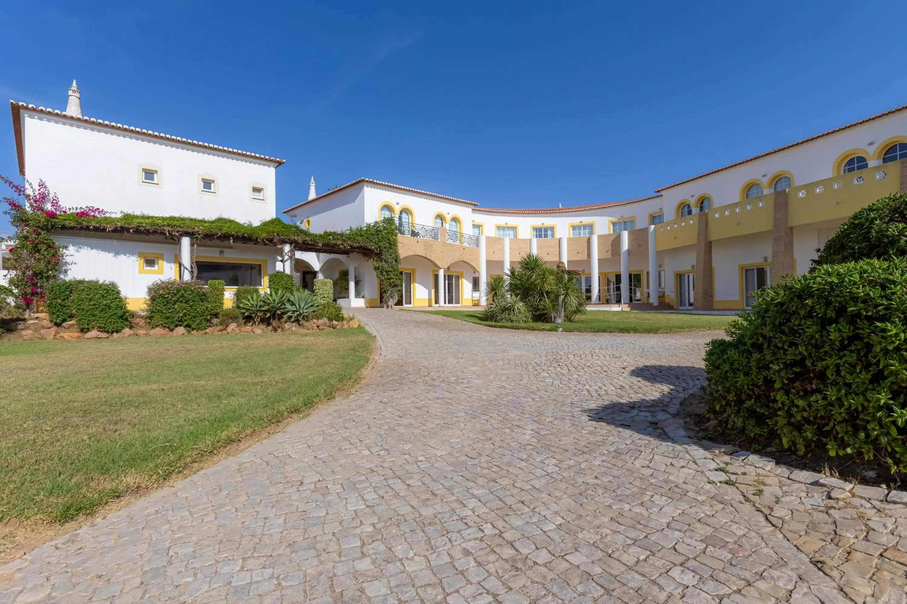 Luz Bay Hotel