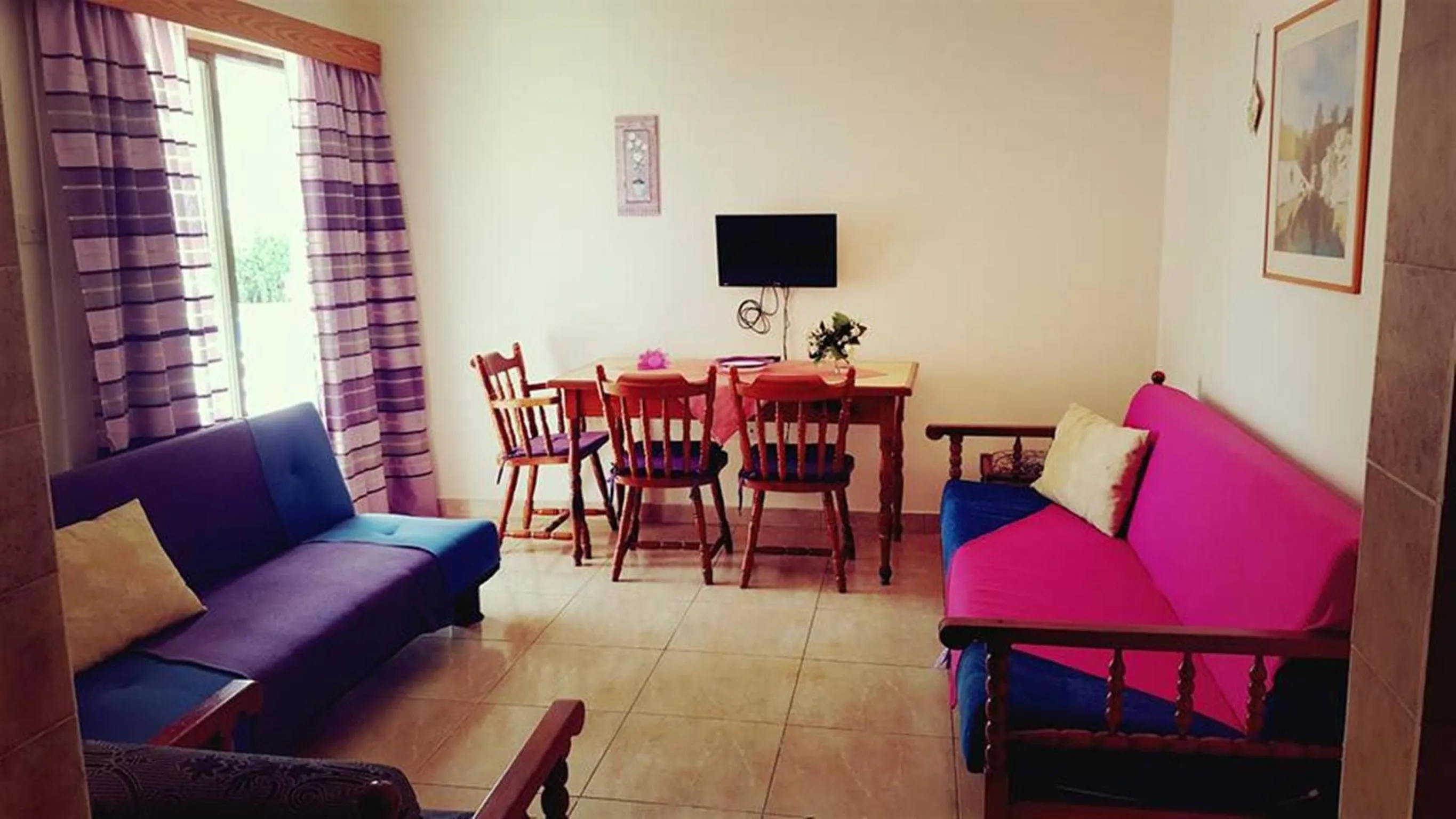 Photo of the whole room in Florence Hotel Apartments