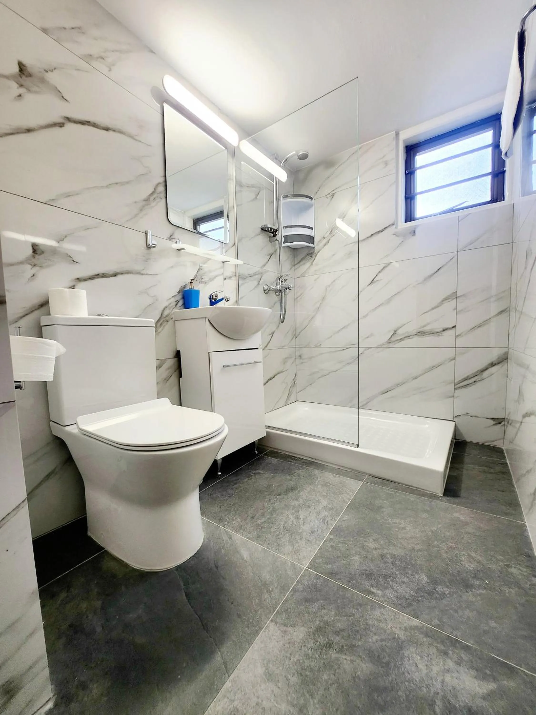 Shower in Florence Hotel Apartments