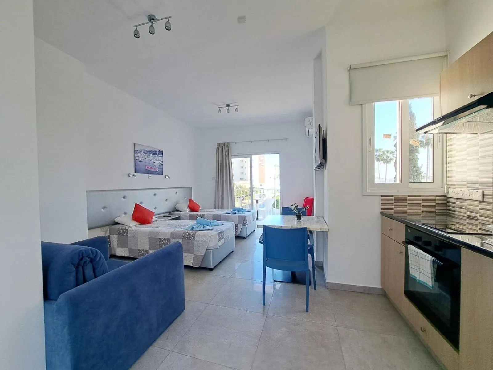 Photo of the whole room in Florence Hotel Apartments