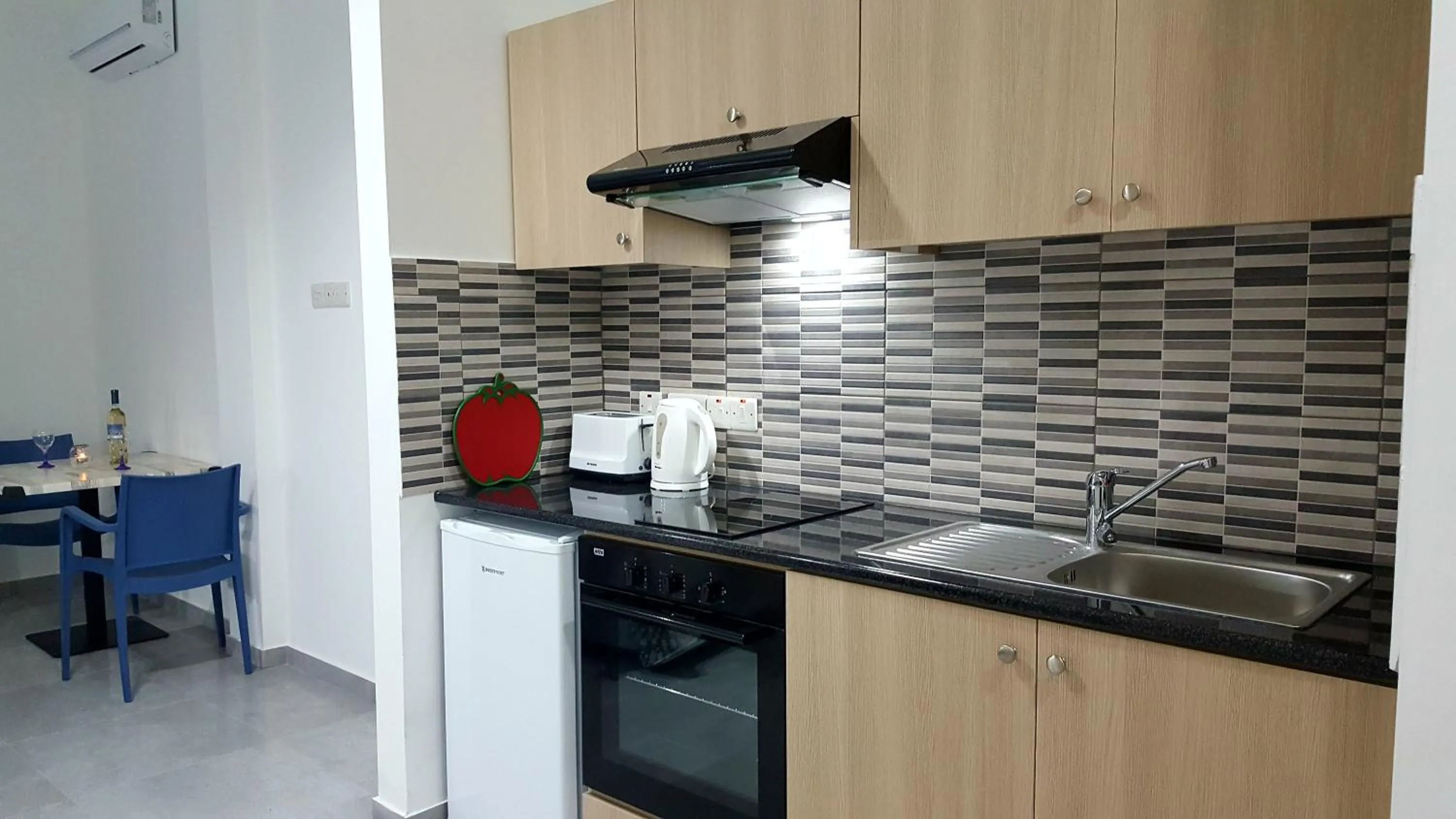 Kitchen or kitchenette in Florence Hotel Apartments