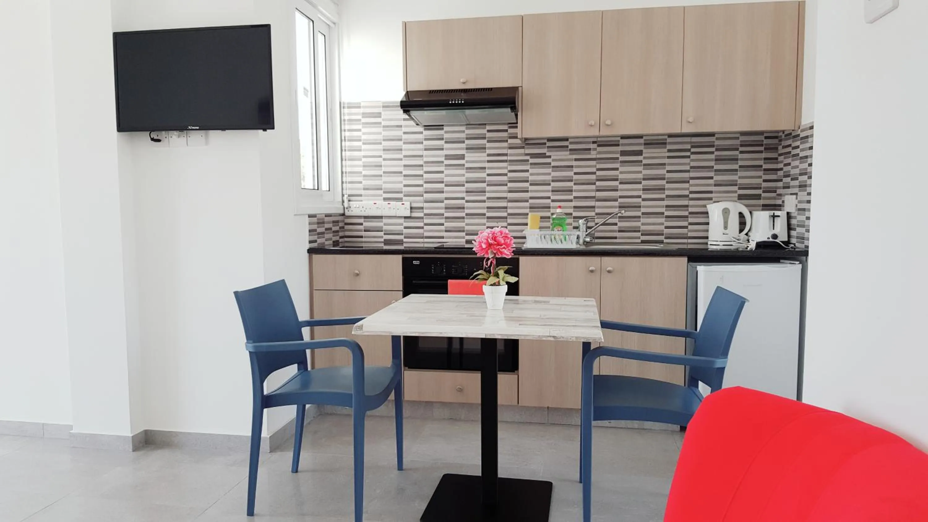 Kitchen or kitchenette in Florence Hotel Apartments