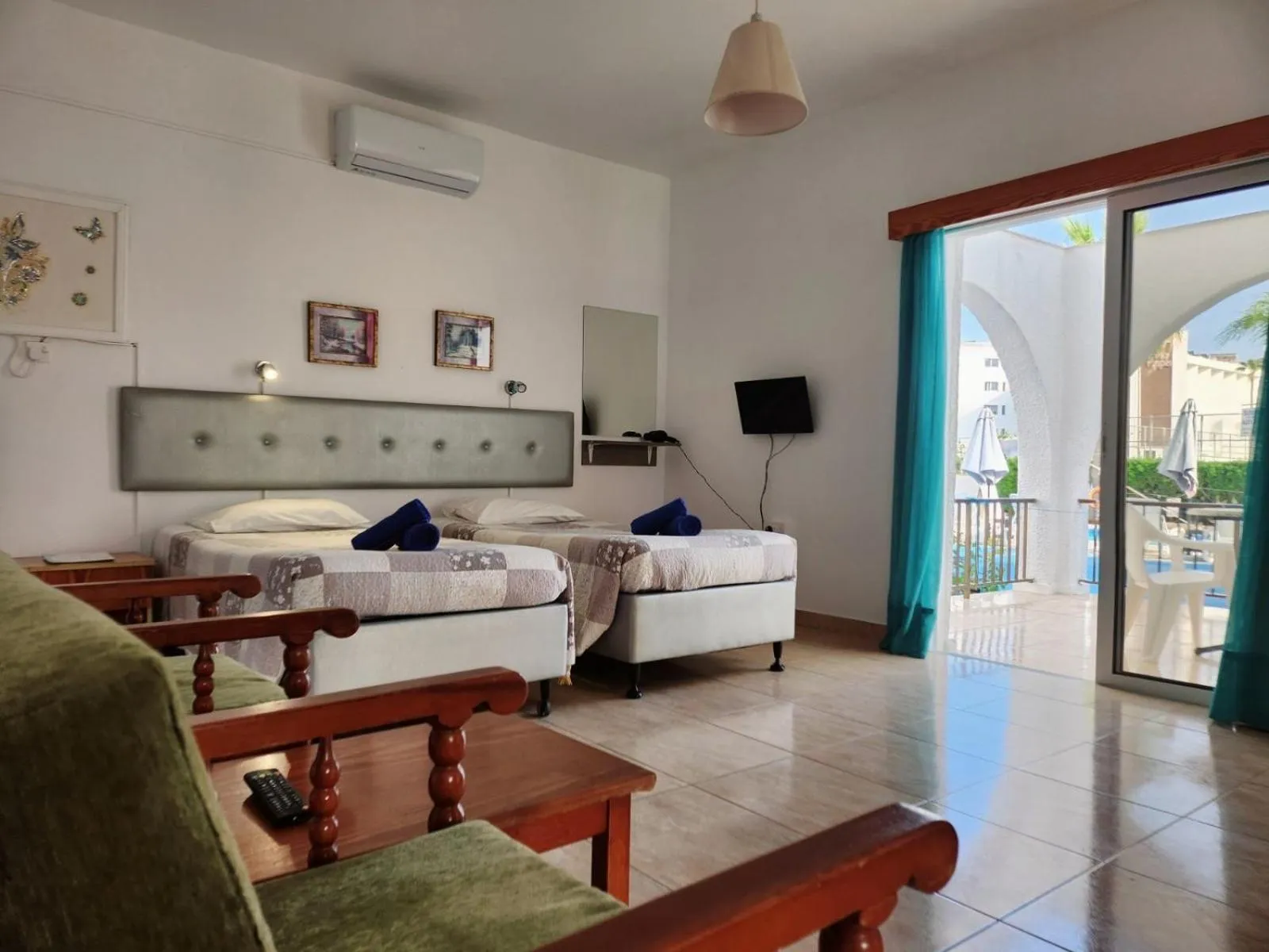 Bed in Florence Hotel Apartments