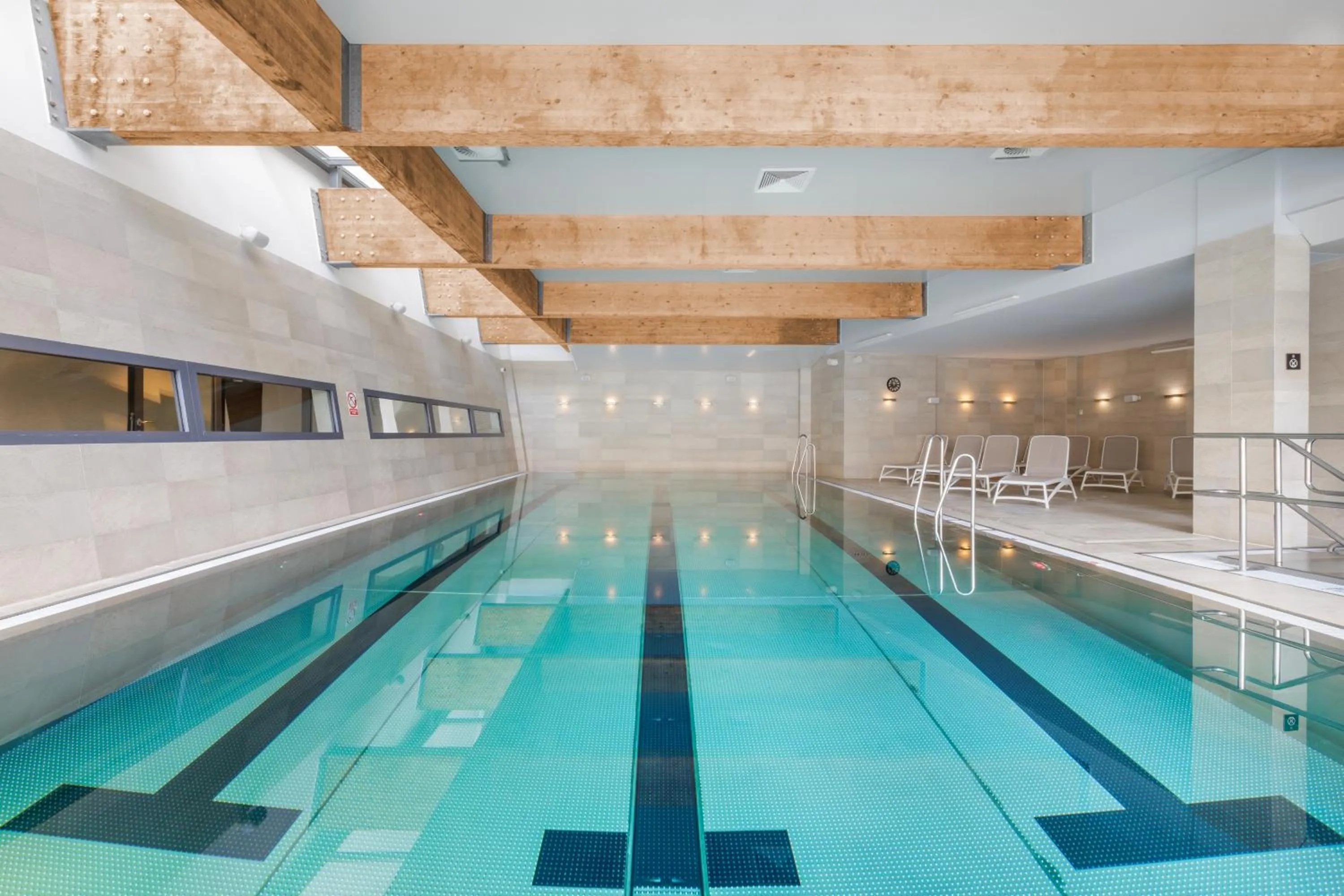 Swimming pool in Ultra Marine by Zdrojowa