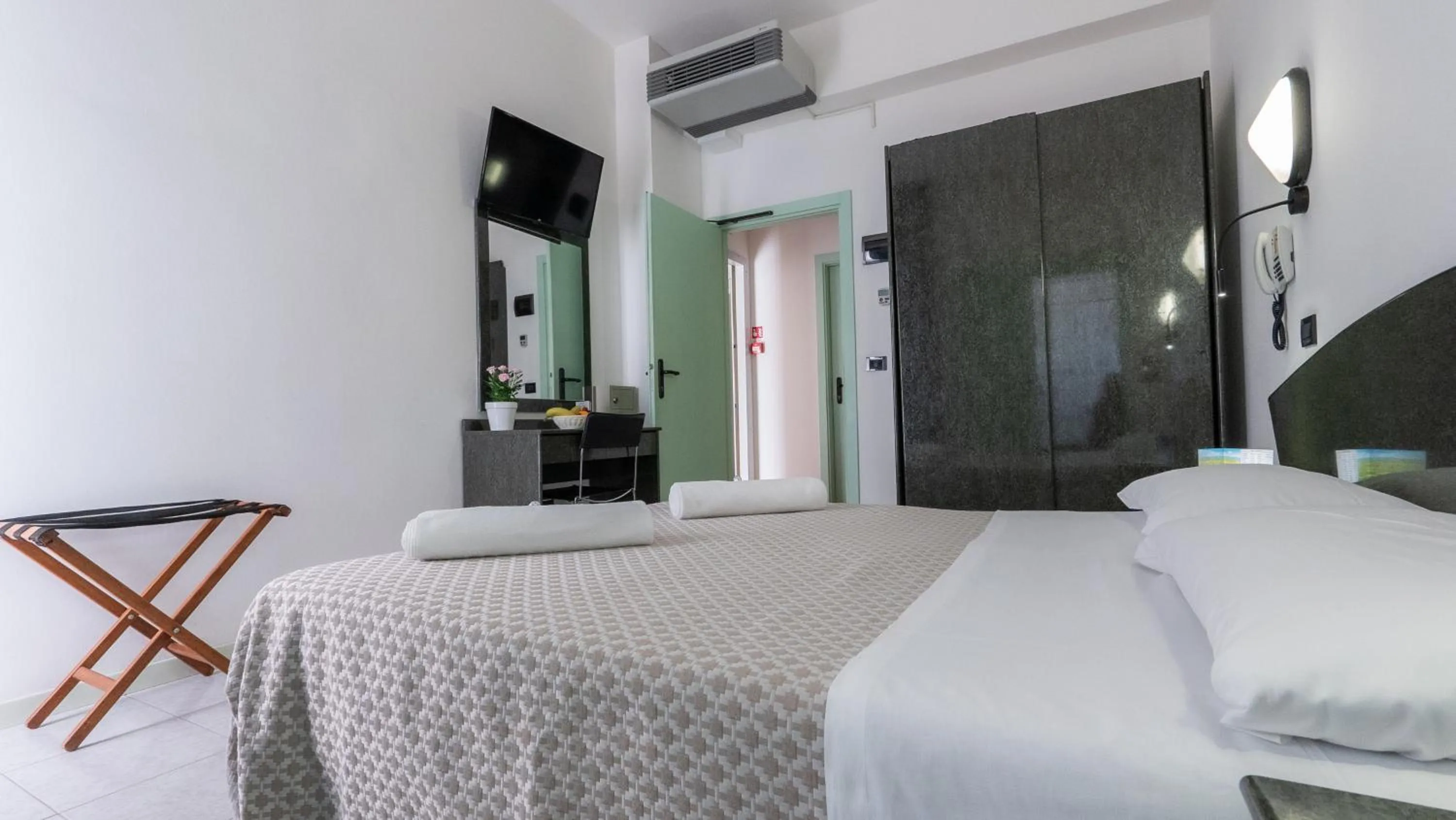 TV and multimedia in Hotel Nobel