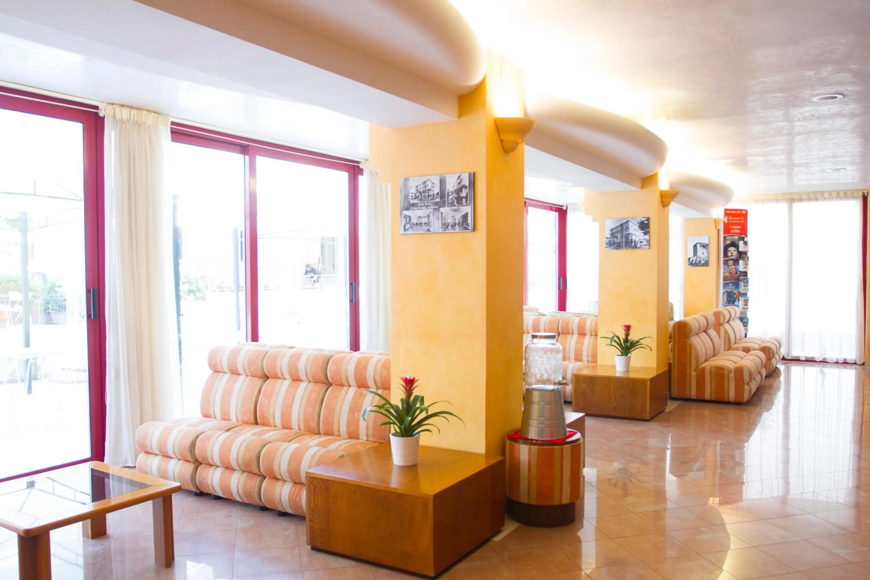 Communal lounge/ TV room in Hotel Nobel