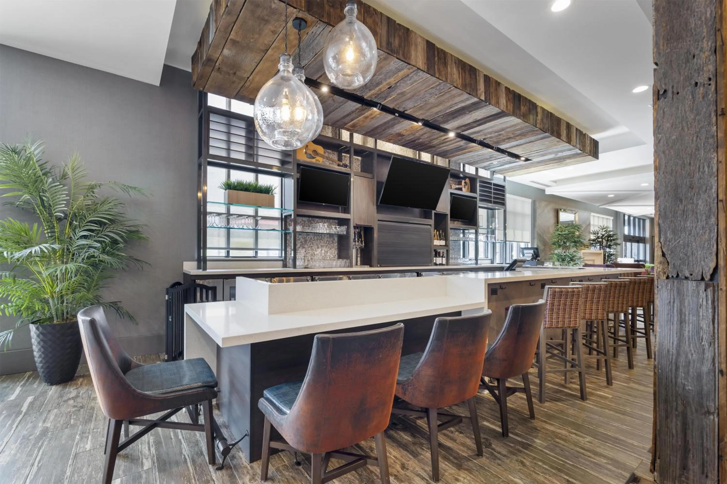 Lounge or bar in Hilton Garden Inn Gallatin