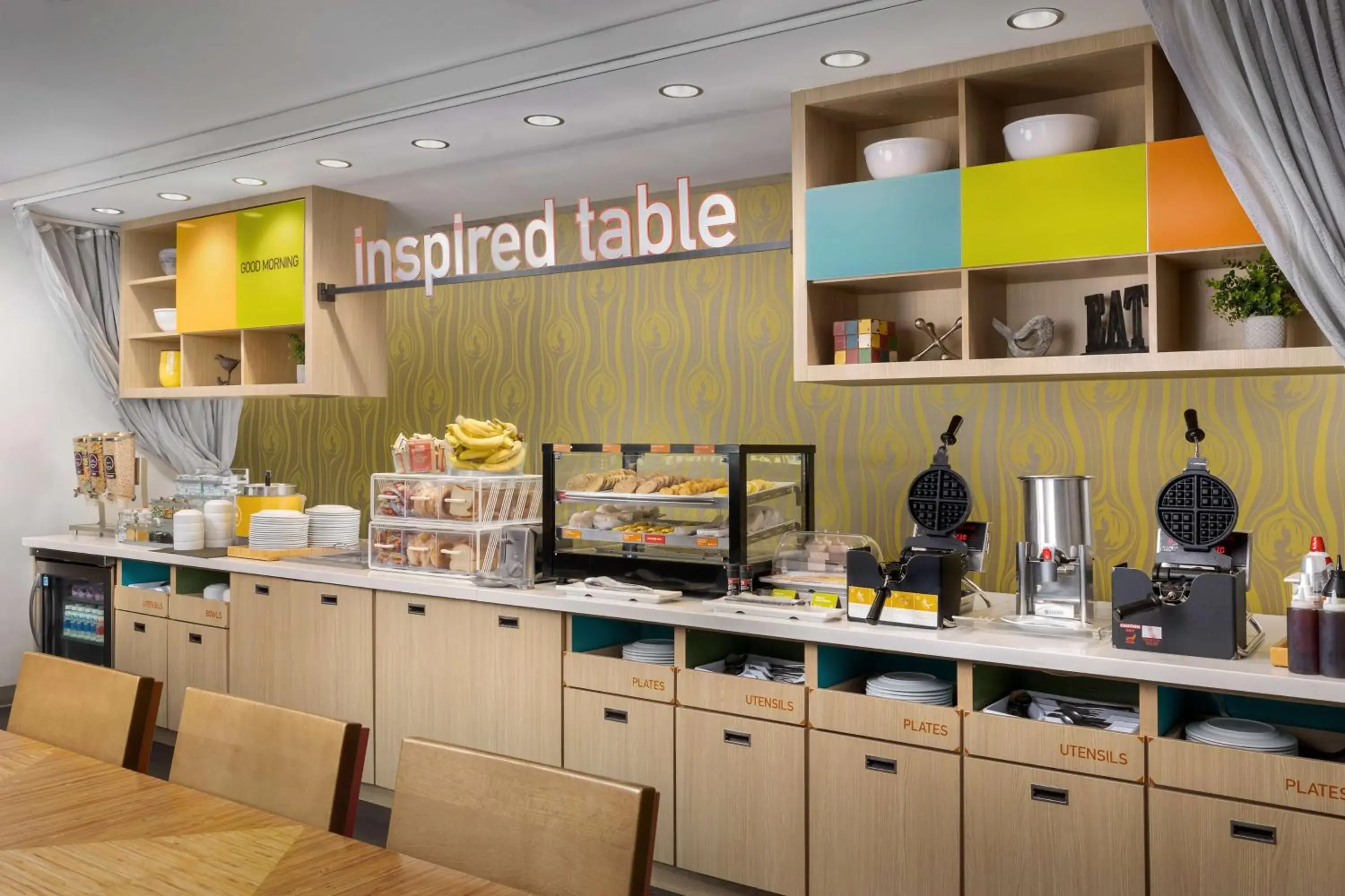 Breakfast in Home2 Suites By Hilton Clermont Breakfast in Home2 Suites By Hilton Clermont