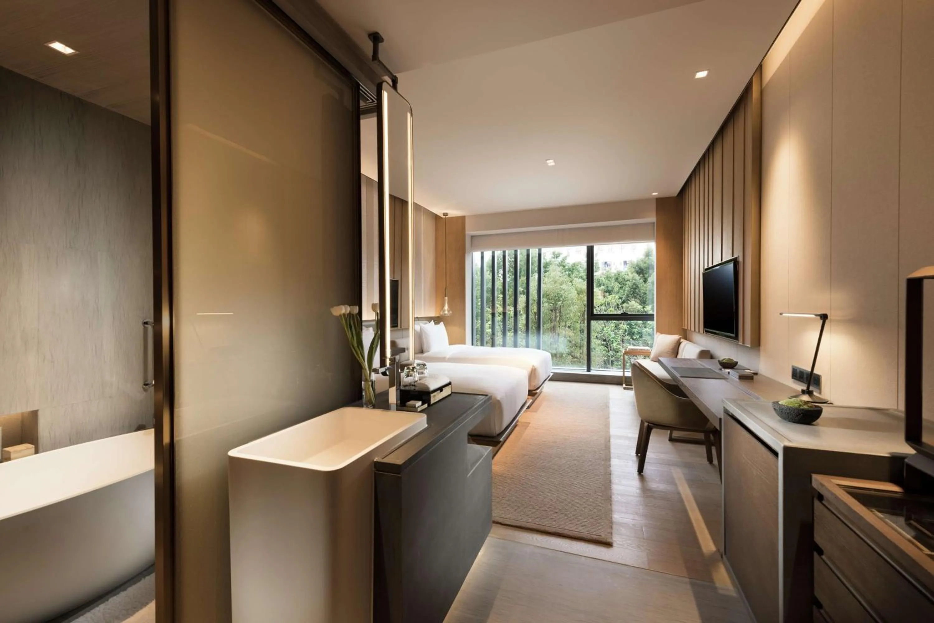 Bedroom, Bed in Joyze Hotel Xiamen, Curio Collection By Hilton