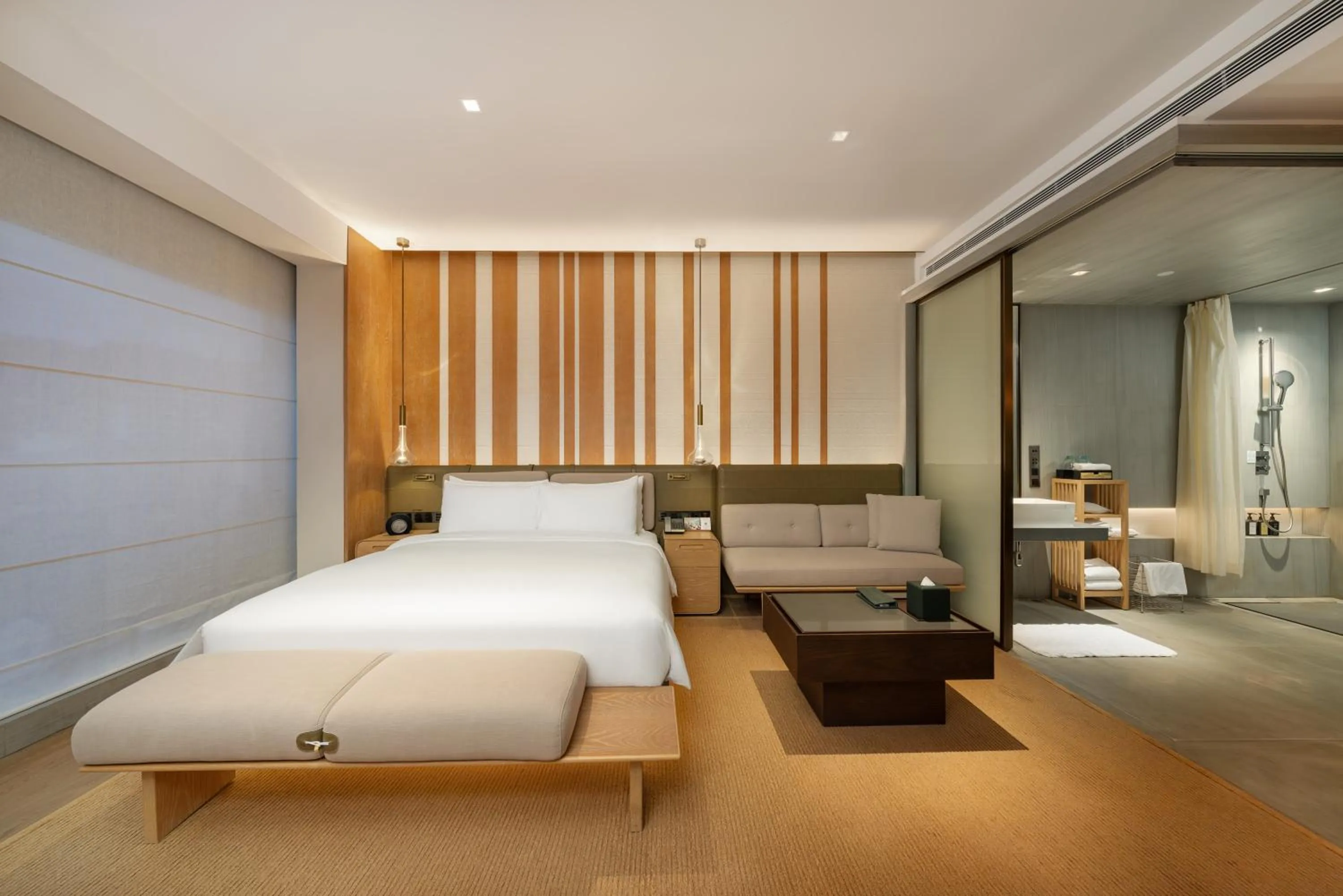 Photo of the whole room, Bed in Joyze Hotel Xiamen, Curio Collection By Hilton