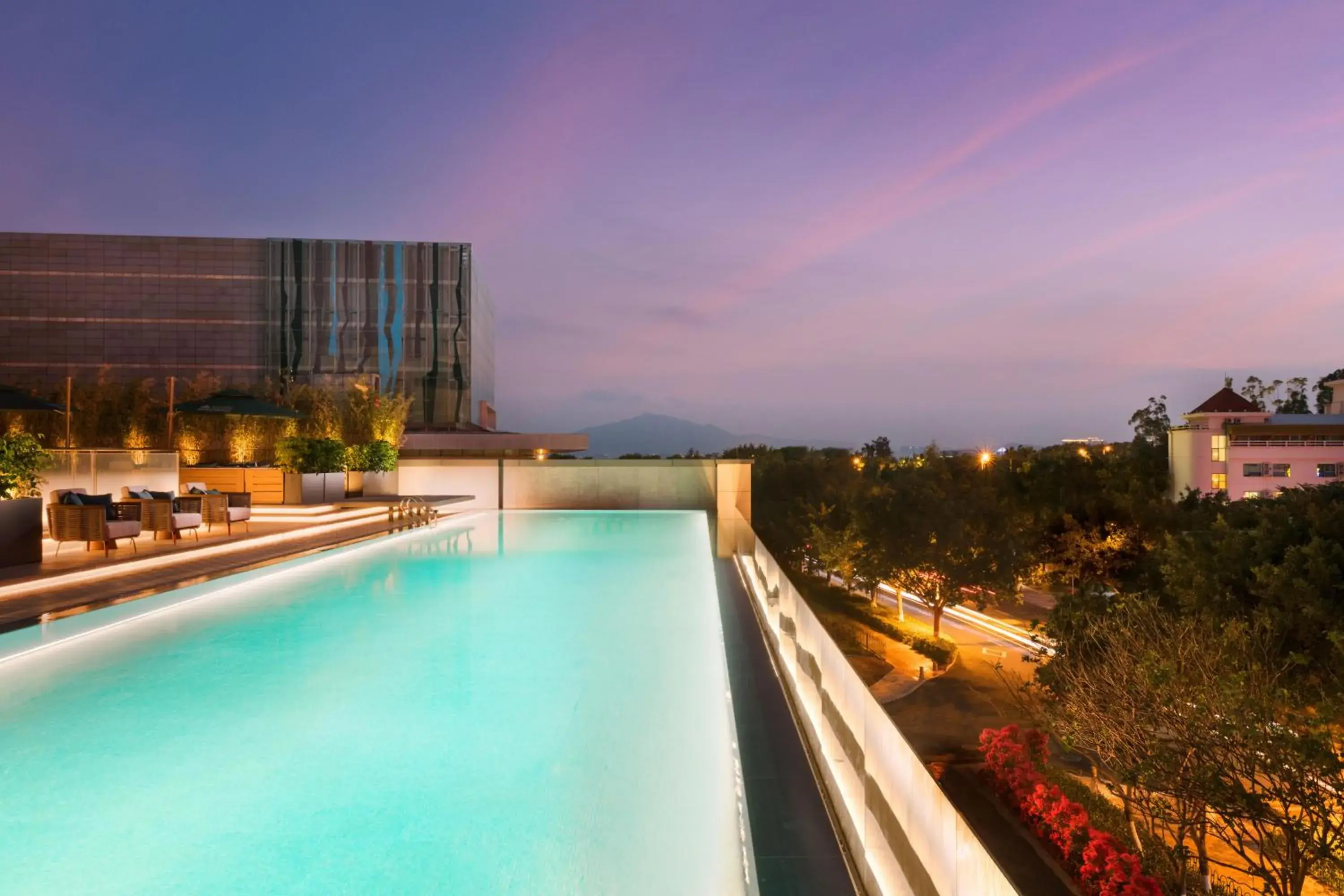 Swimming pool in Joyze Hotel Xiamen, Curio Collection By Hilton Swimming pool in Joyze Hotel Xiamen, Curio Collection By Hilton