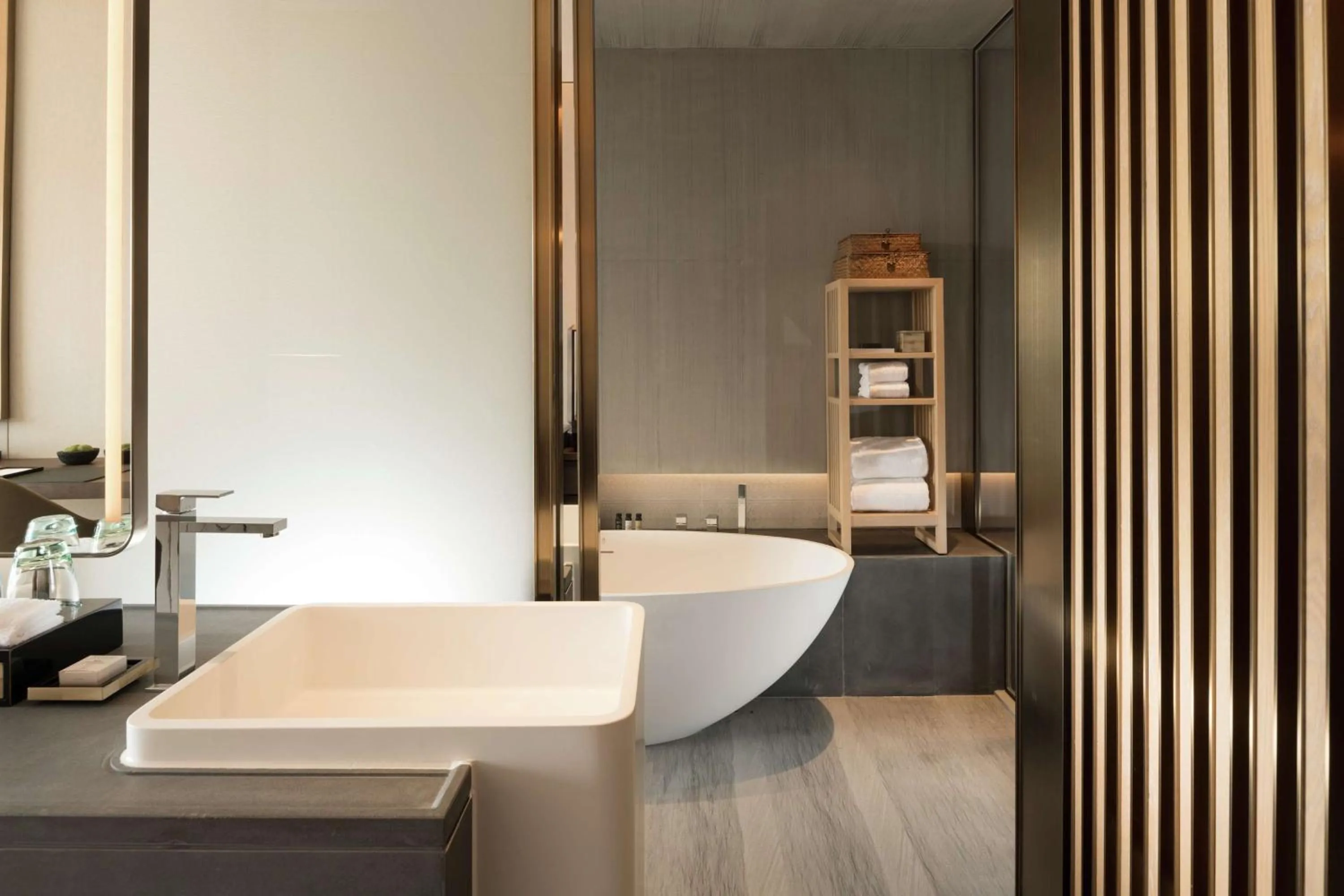 Bathroom in Joyze Hotel Xiamen, Curio Collection By Hilton