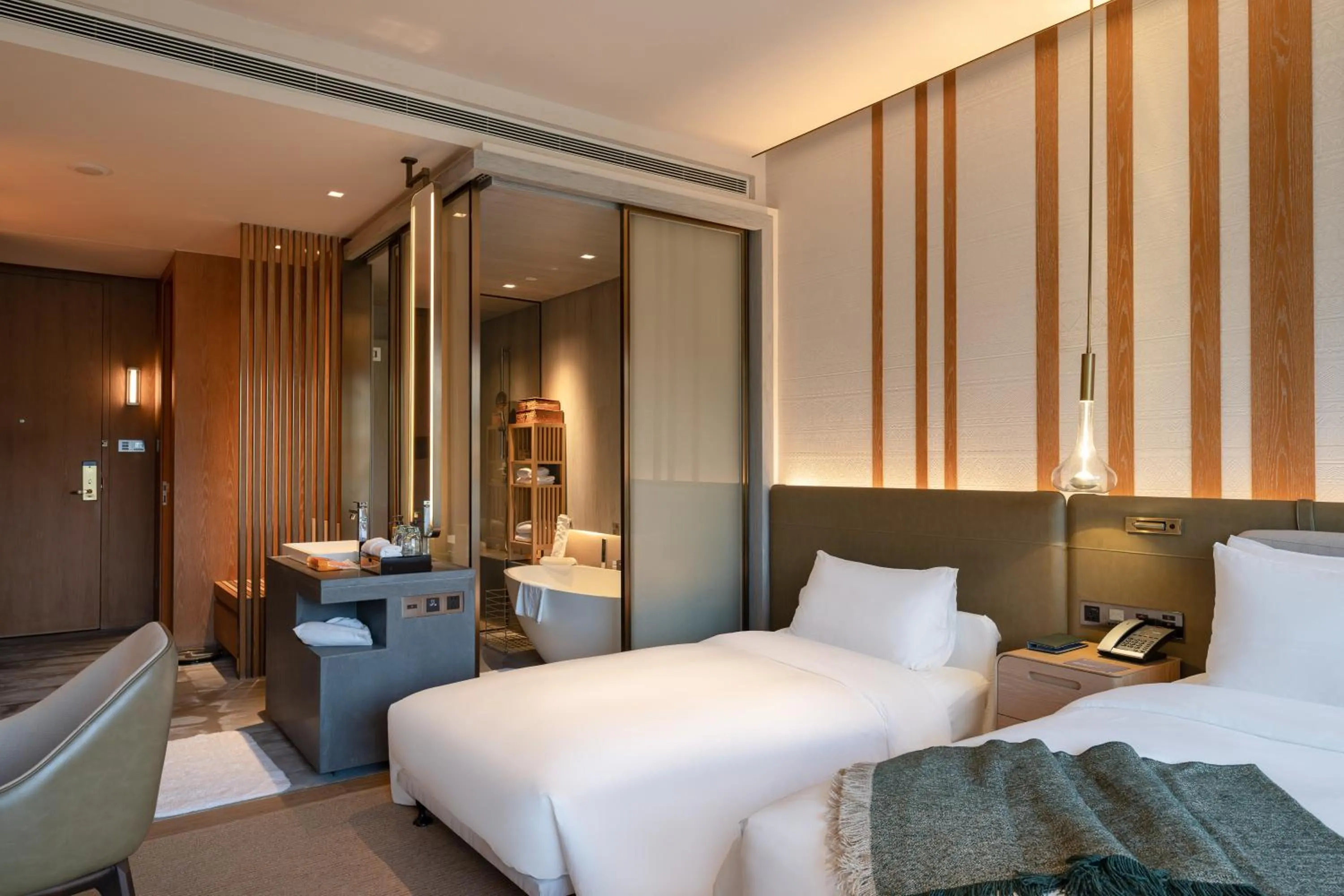Bed in Joyze Hotel Xiamen, Curio Collection By Hilton