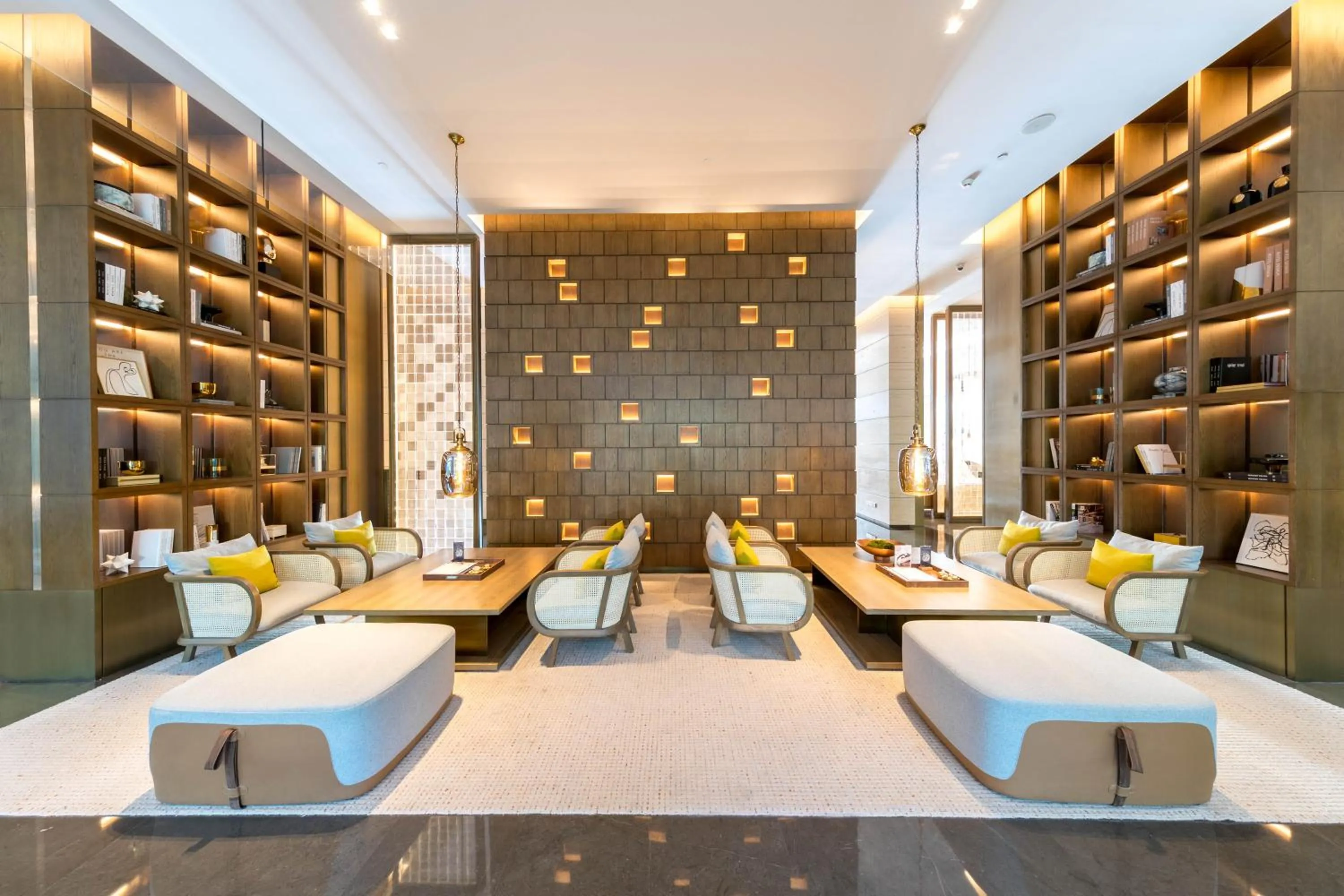Restaurant/places to eat in Joyze Hotel Xiamen, Curio Collection By Hilton