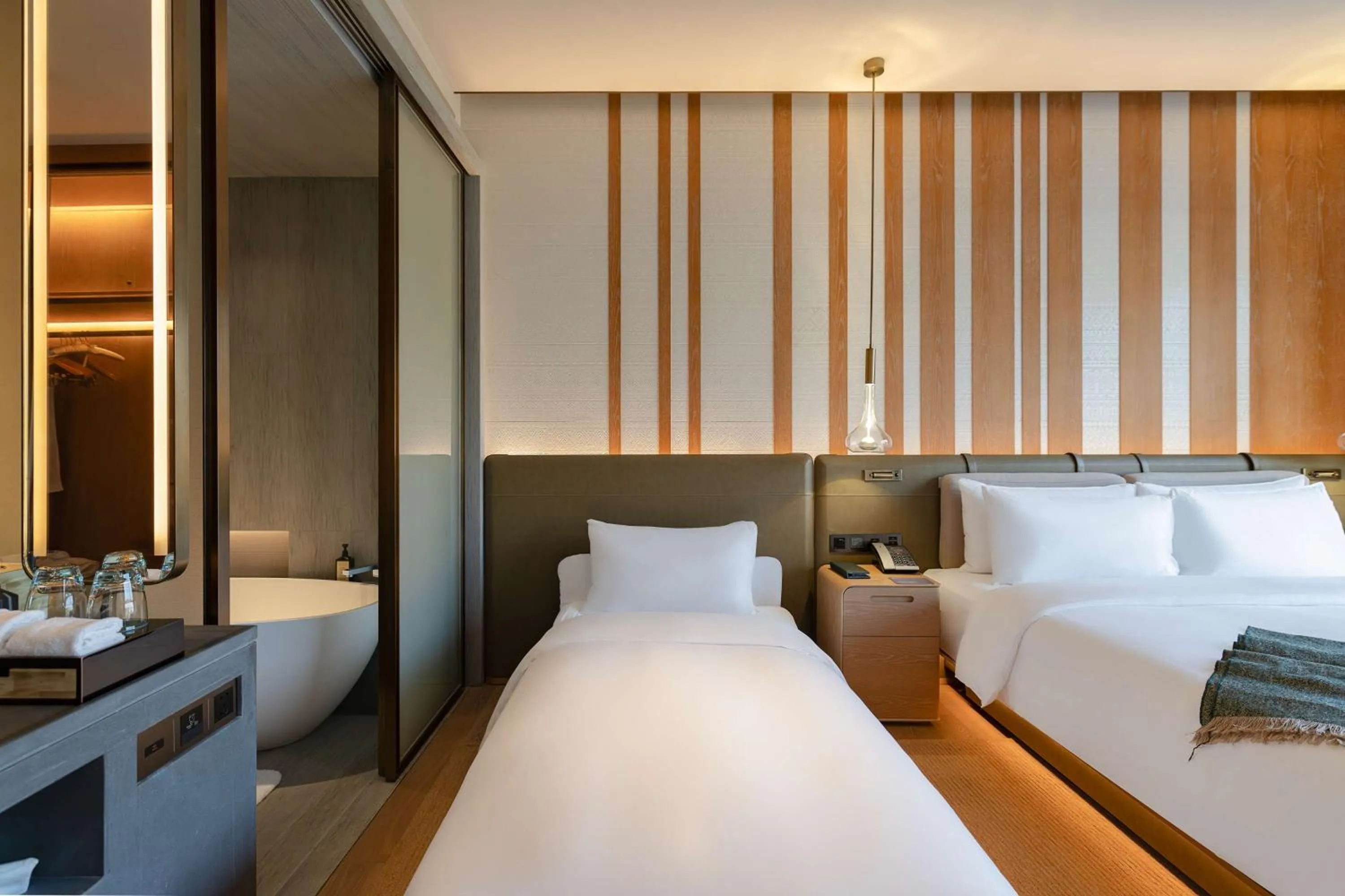Photo of the whole room, Bed in Joyze Hotel Xiamen, Curio Collection By Hilton