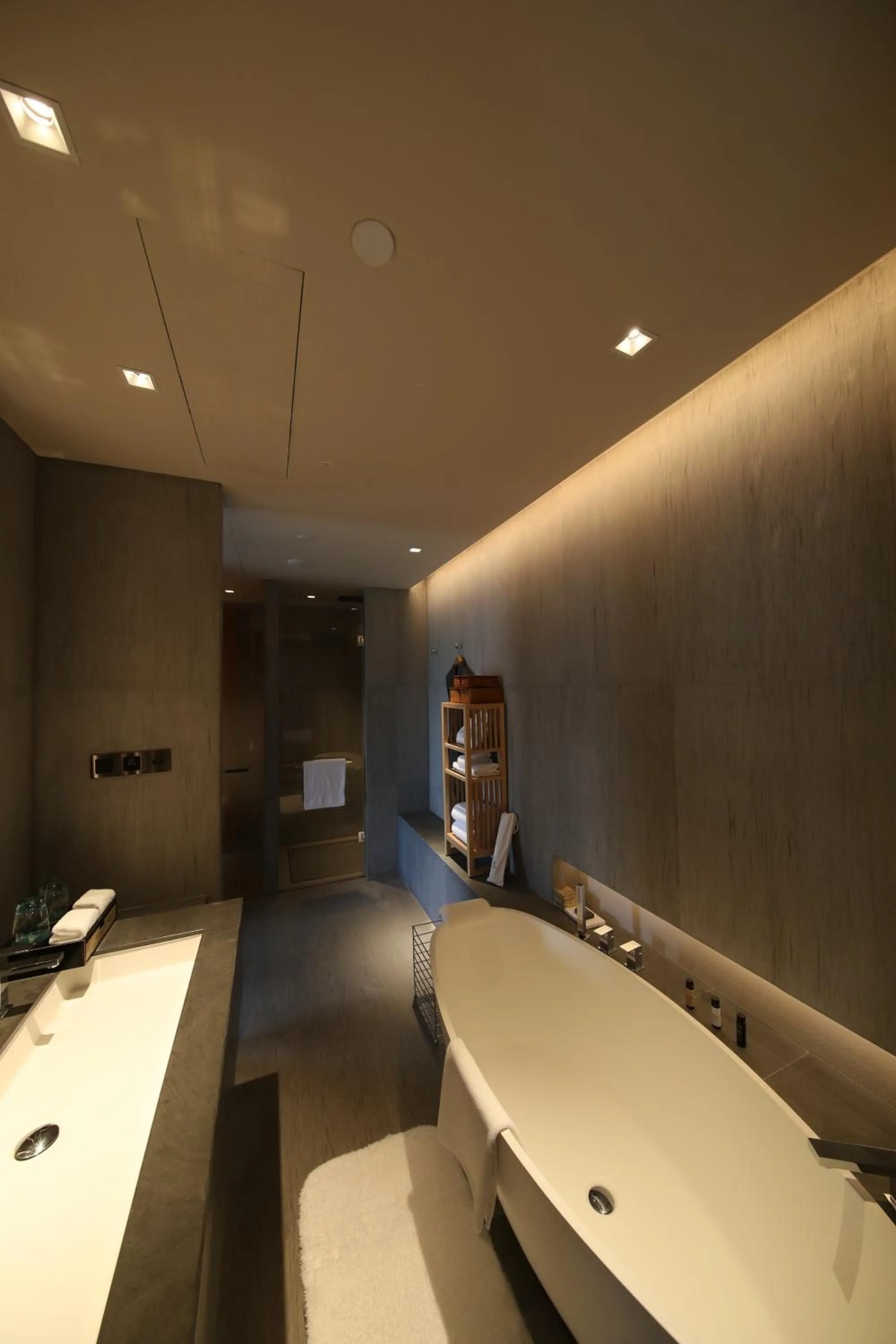 Bathroom in Joyze Hotel Xiamen, Curio Collection By Hilton