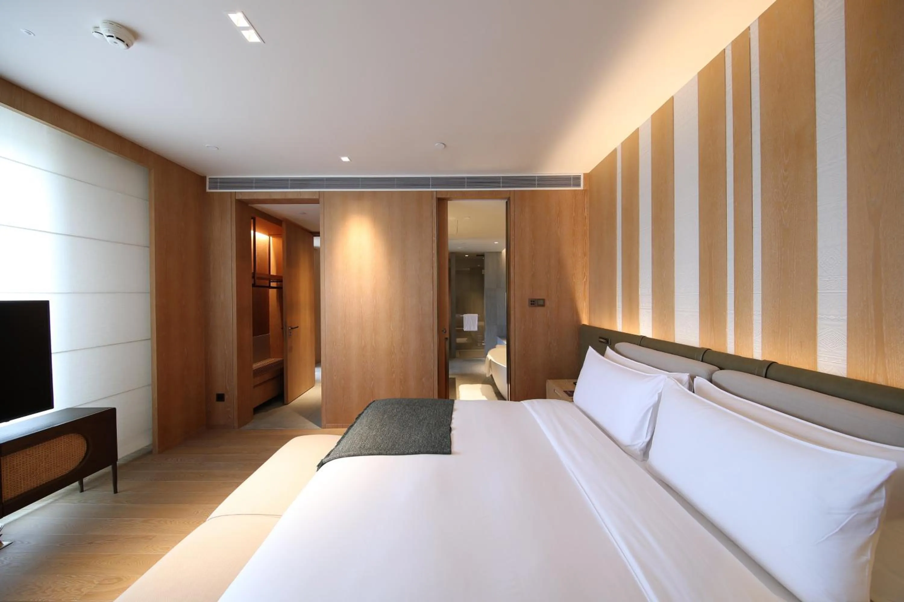 Bed in Joyze Hotel Xiamen, Curio Collection By Hilton