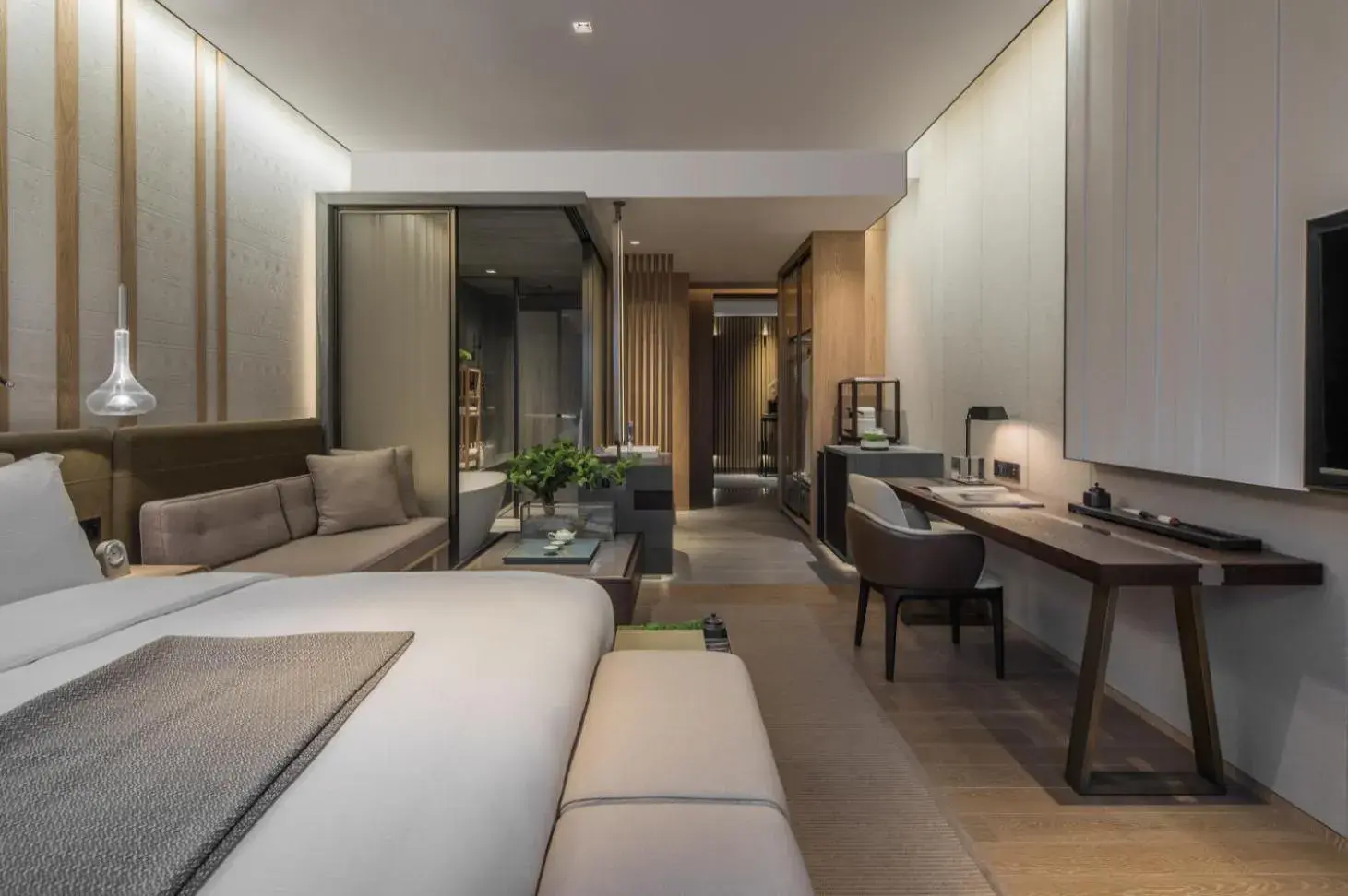 Deluxe King Room in Joyze Hotel Xiamen, Curio Collection By Hilton Deluxe King Room in Joyze Hotel Xiamen, Curio Collection By Hilton