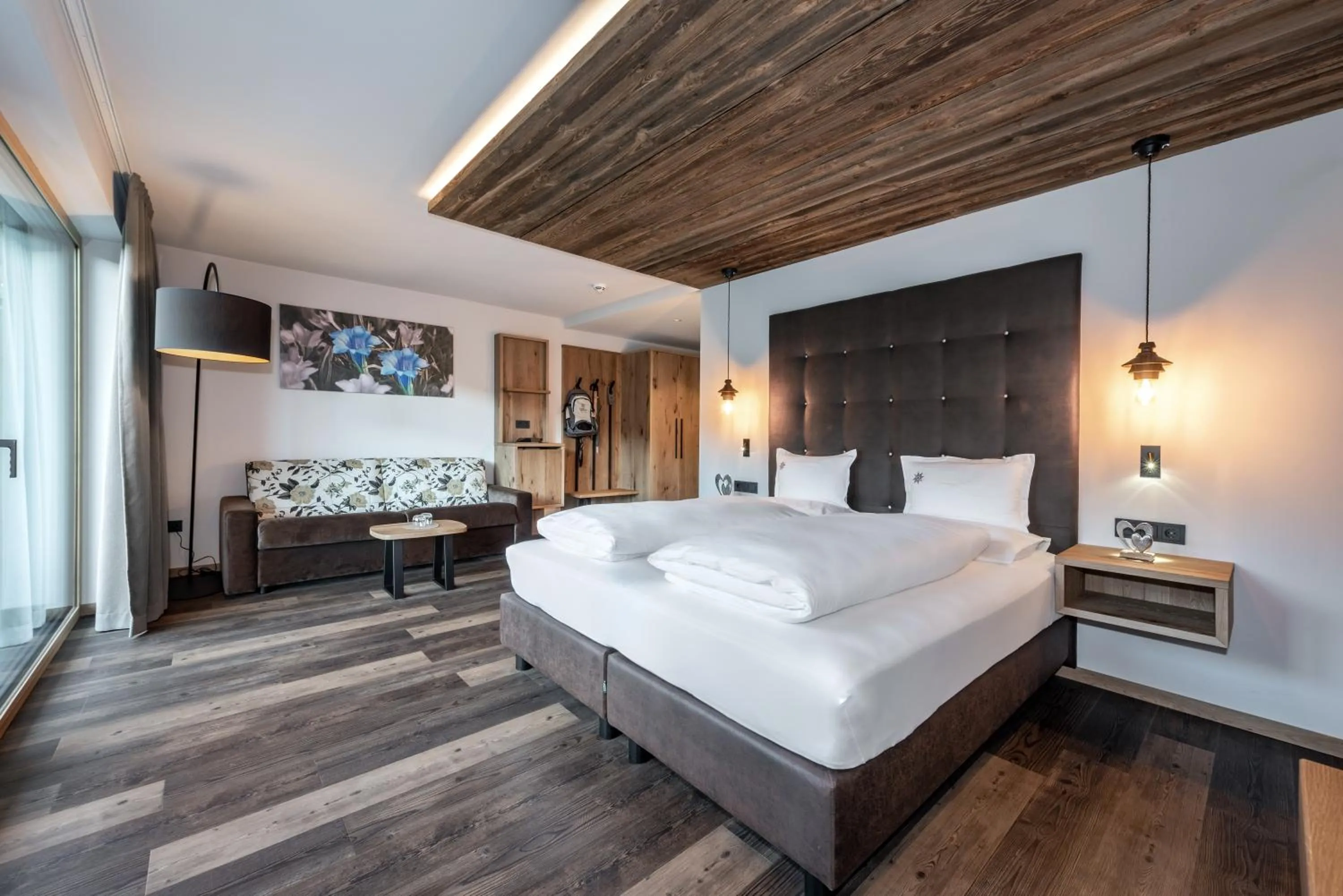 Bed in Hotel Edelweiss