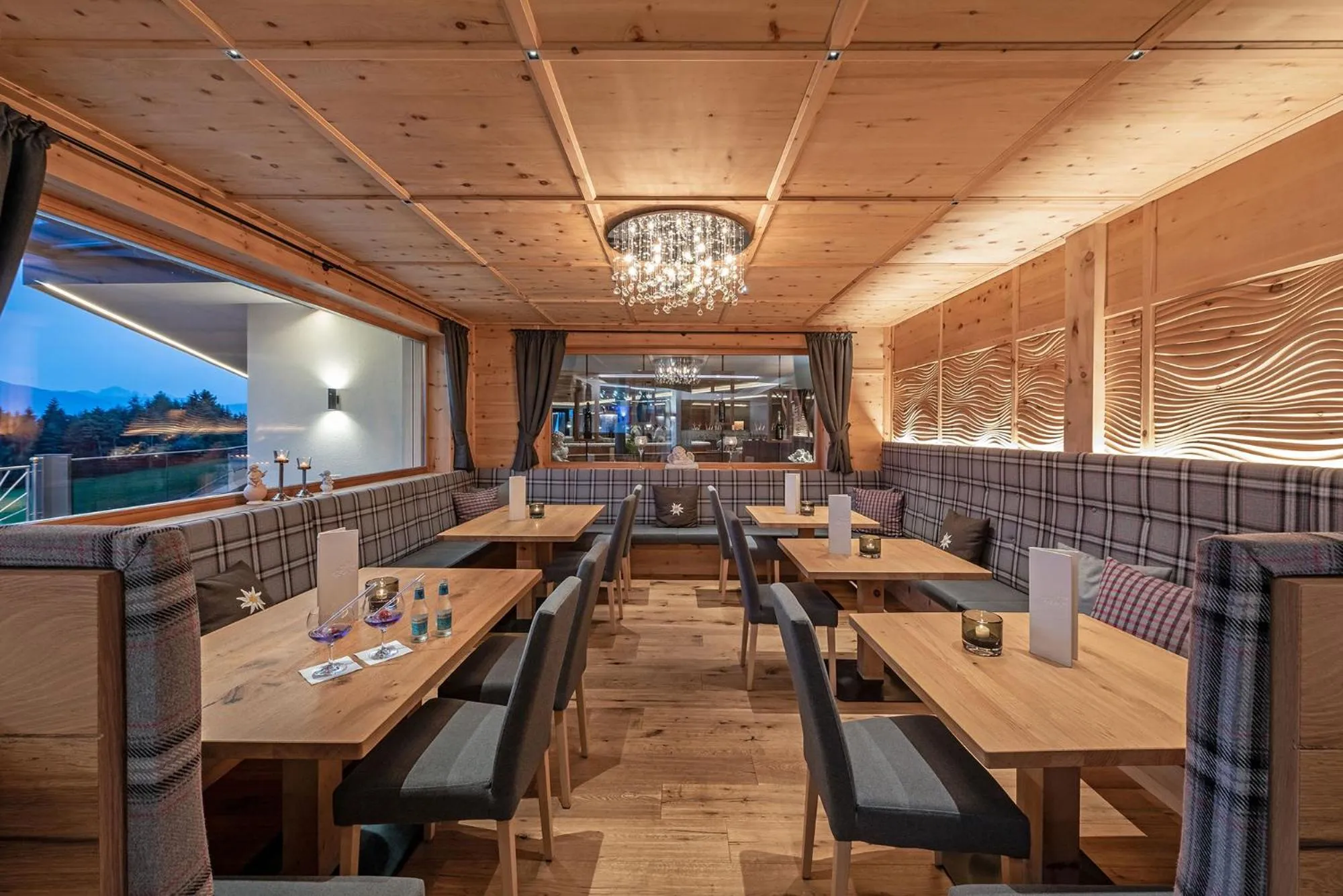 Lounge or bar in Hotel Edelweiss